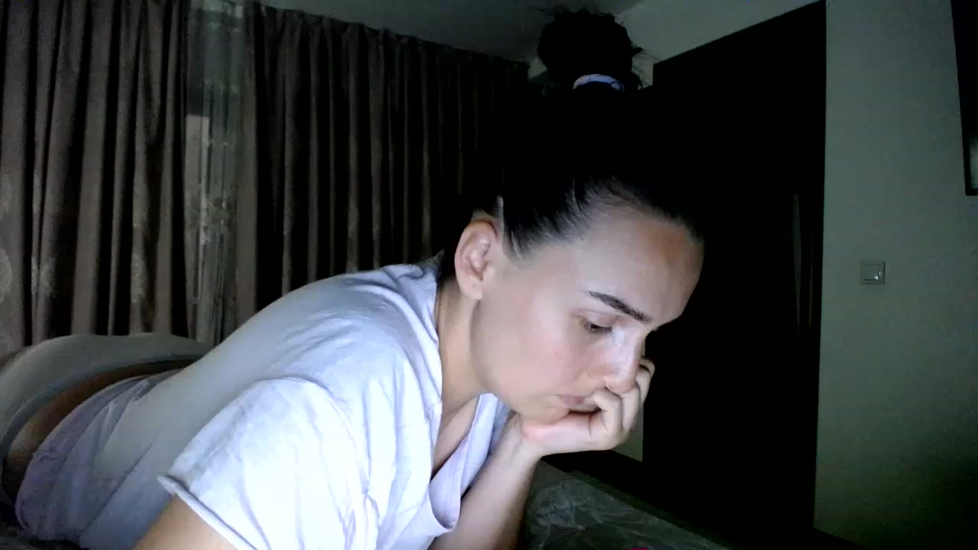 Gallery image thumbnail from L_A_U's myfreecams stream on, 07/13/2023, 21:04 image 8 of 20