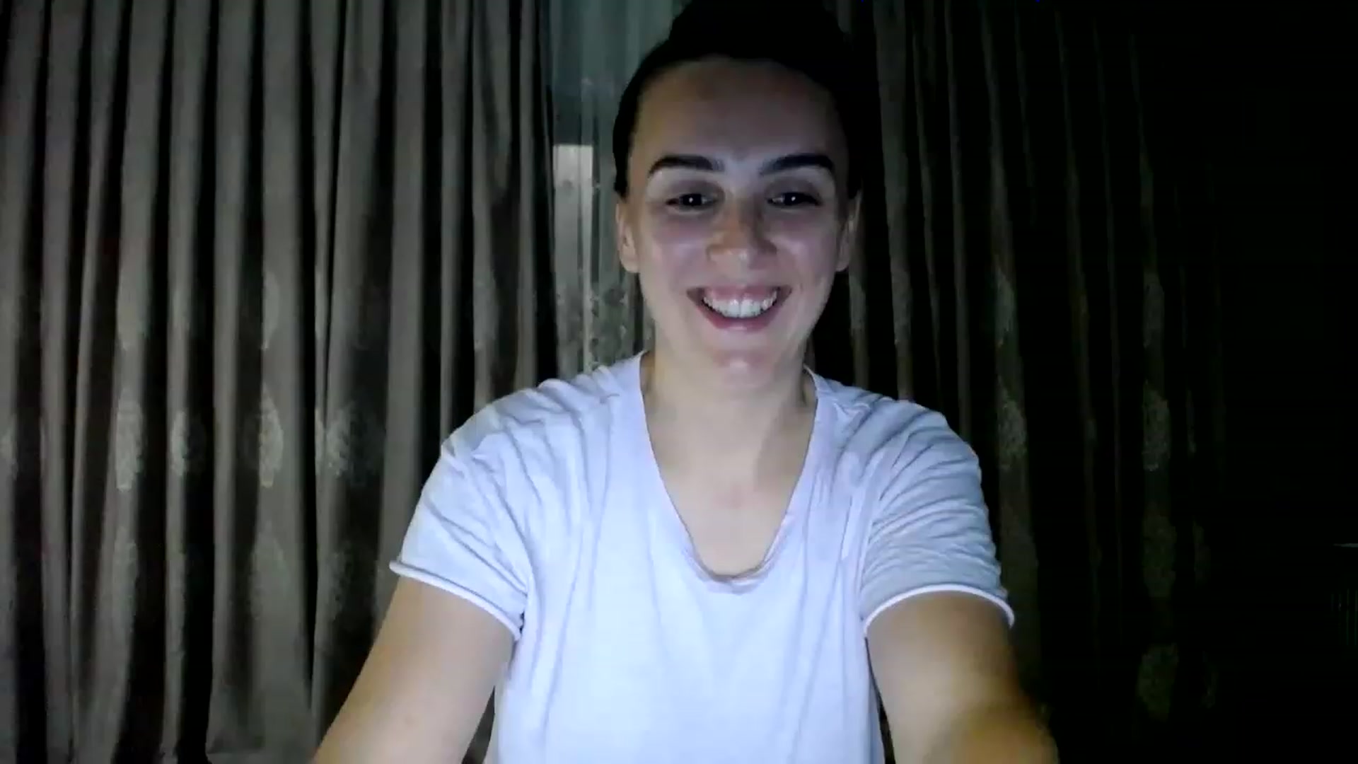 Gallery image thumbnail from L_A_U's myfreecams stream on, 07/13/2023, 22:22 image 6 of 20