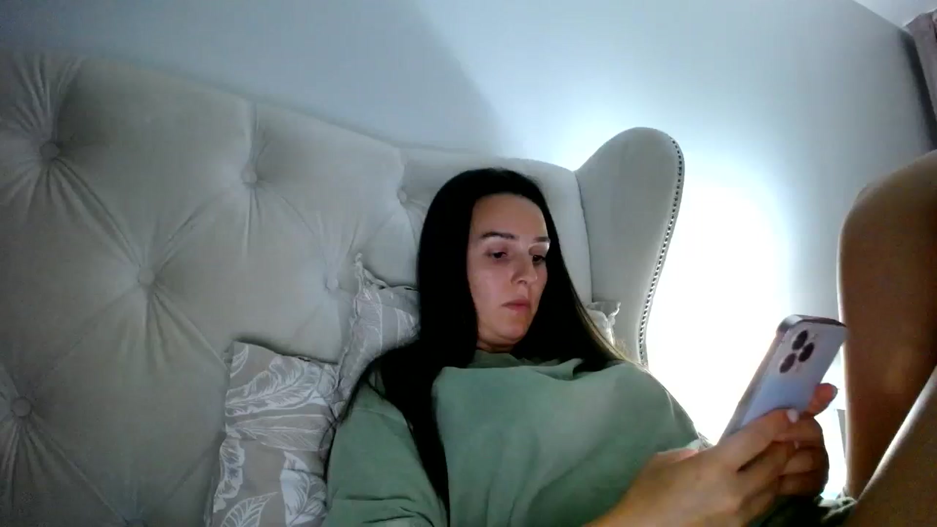 Gallery image thumbnail from L_A_U's myfreecams stream on, 07/29/2023, 18:38 image 18 of 20