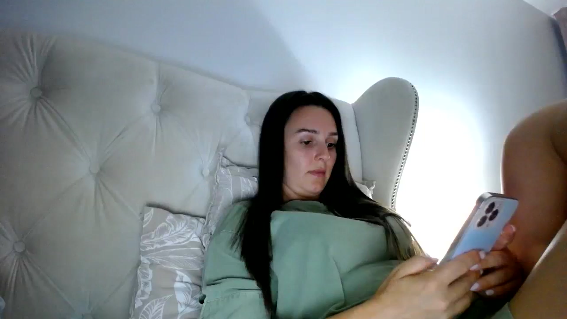 Gallery image thumbnail from L_A_U's myfreecams stream on, 07/29/2023, 18:38 image 2 of 20