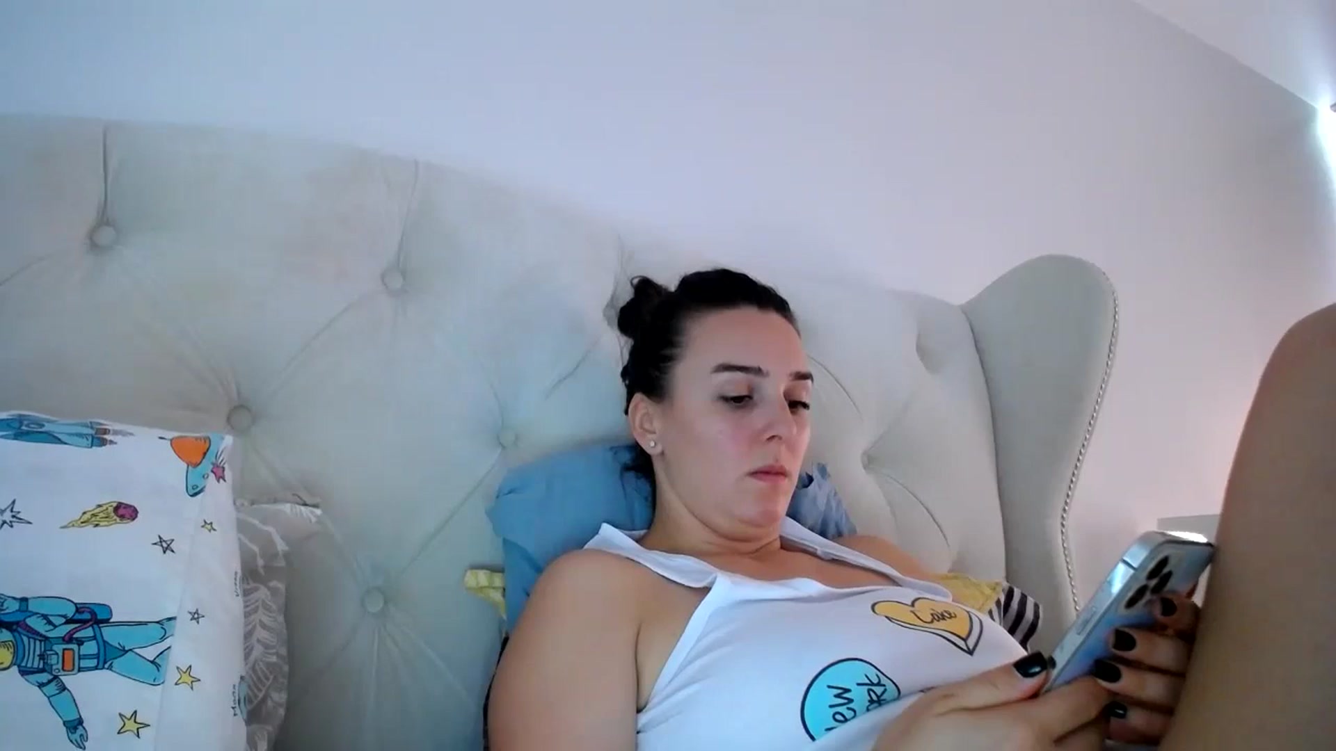 Gallery image thumbnail from L_A_U's myfreecams stream on, 09/14/2023, 08:15 image 5 of 20