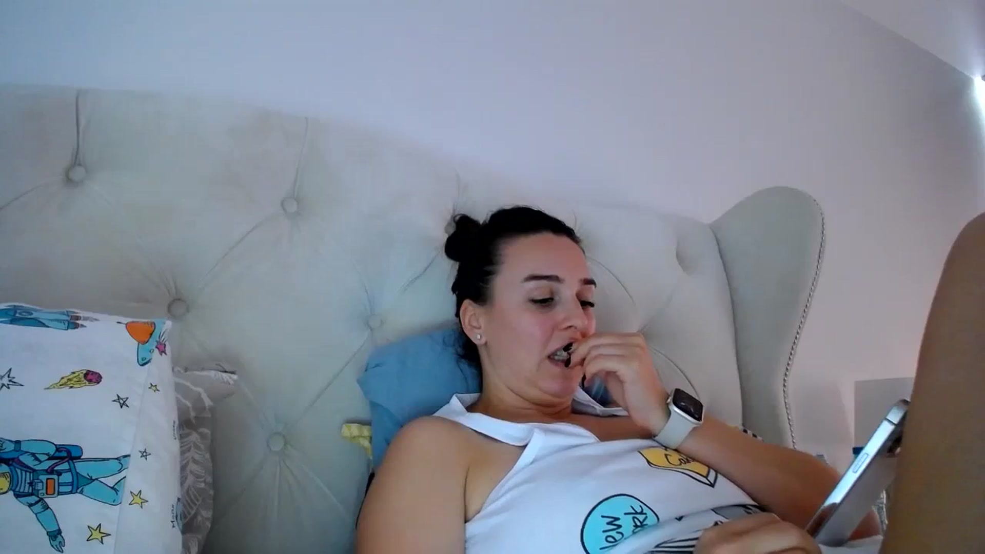 Gallery image thumbnail from L_A_U's myfreecams stream on, 09/14/2023, 08:15 image 18 of 20