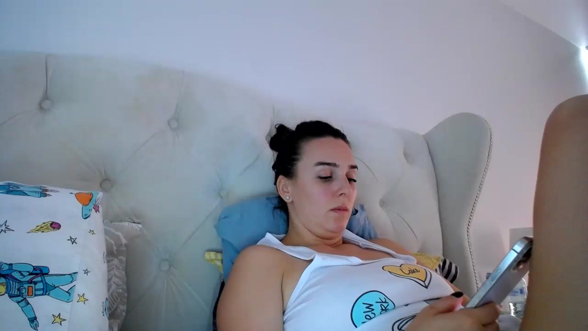 Gallery image thumbnail from L_A_U's myfreecams stream on, 09/14/2023, 08:15 image 7 of 20