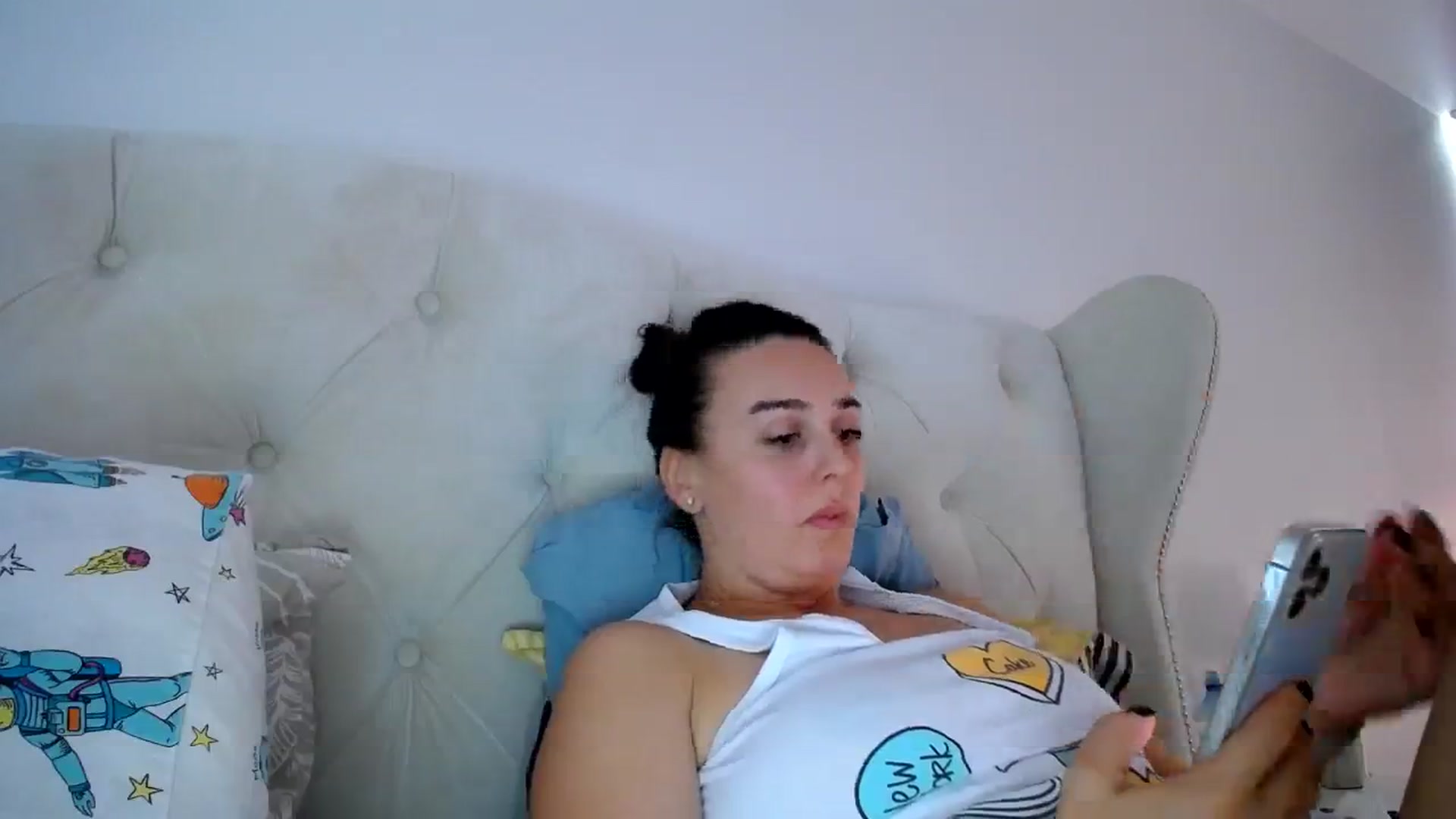 Gallery image thumbnail from L_A_U's myfreecams stream on, 09/14/2023, 08:15 image 20 of 20