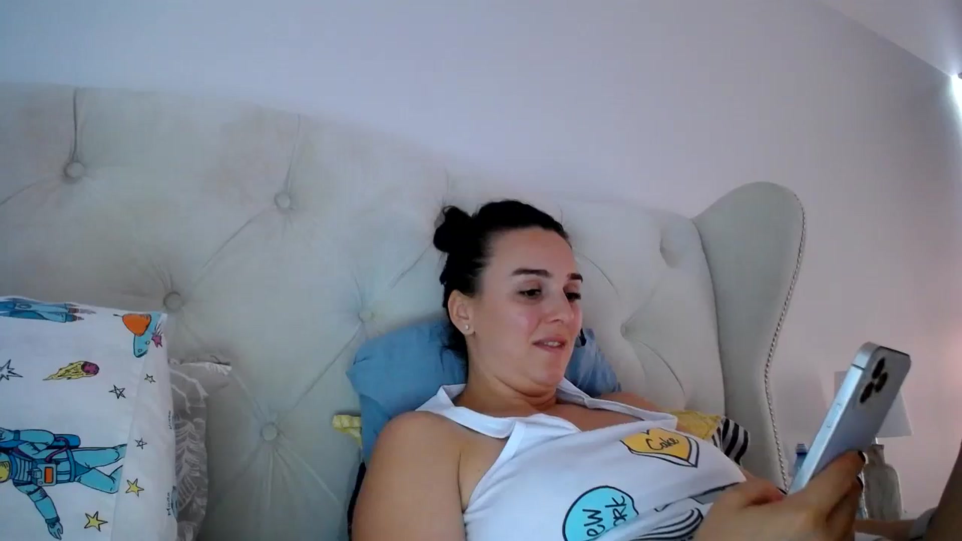 Gallery image thumbnail from L_A_U's myfreecams stream on, 09/14/2023, 08:15 image 19 of 20