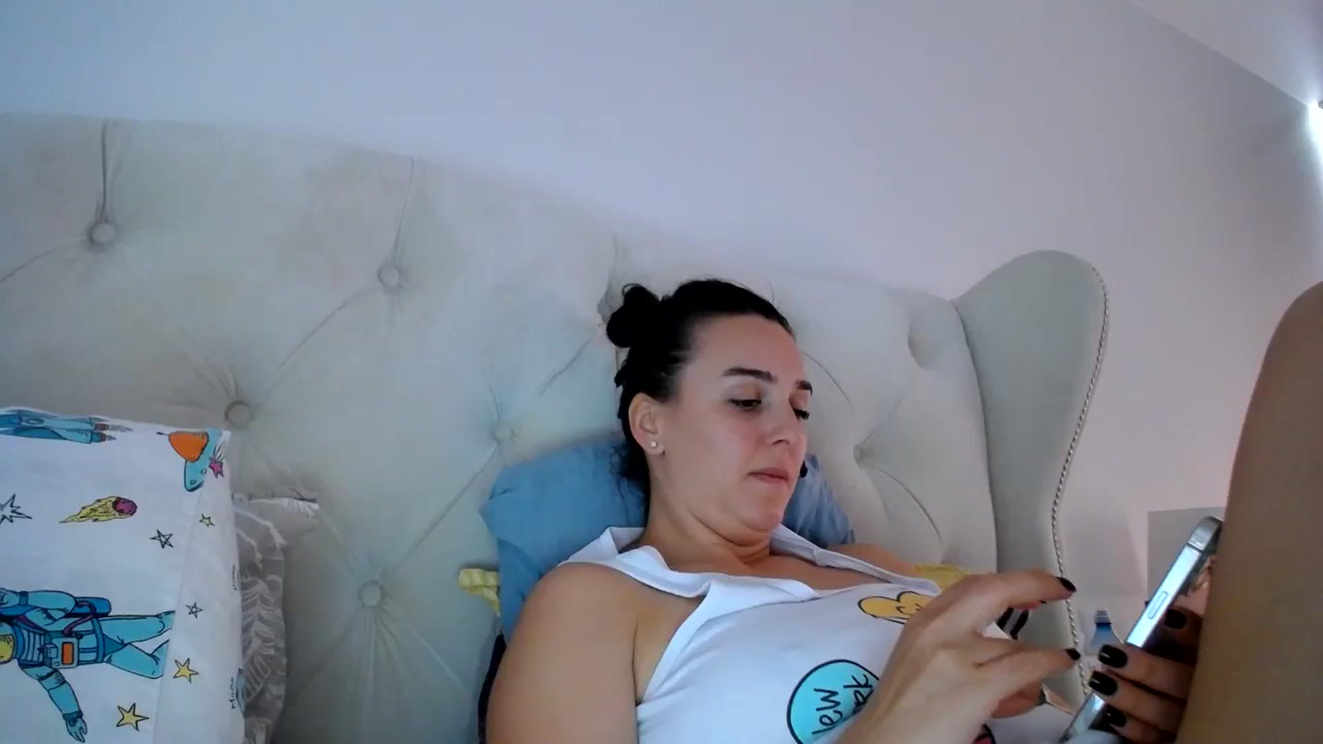 Gallery image thumbnail from L_A_U's myfreecams stream on, 09/14/2023, 08:15 image 16 of 20