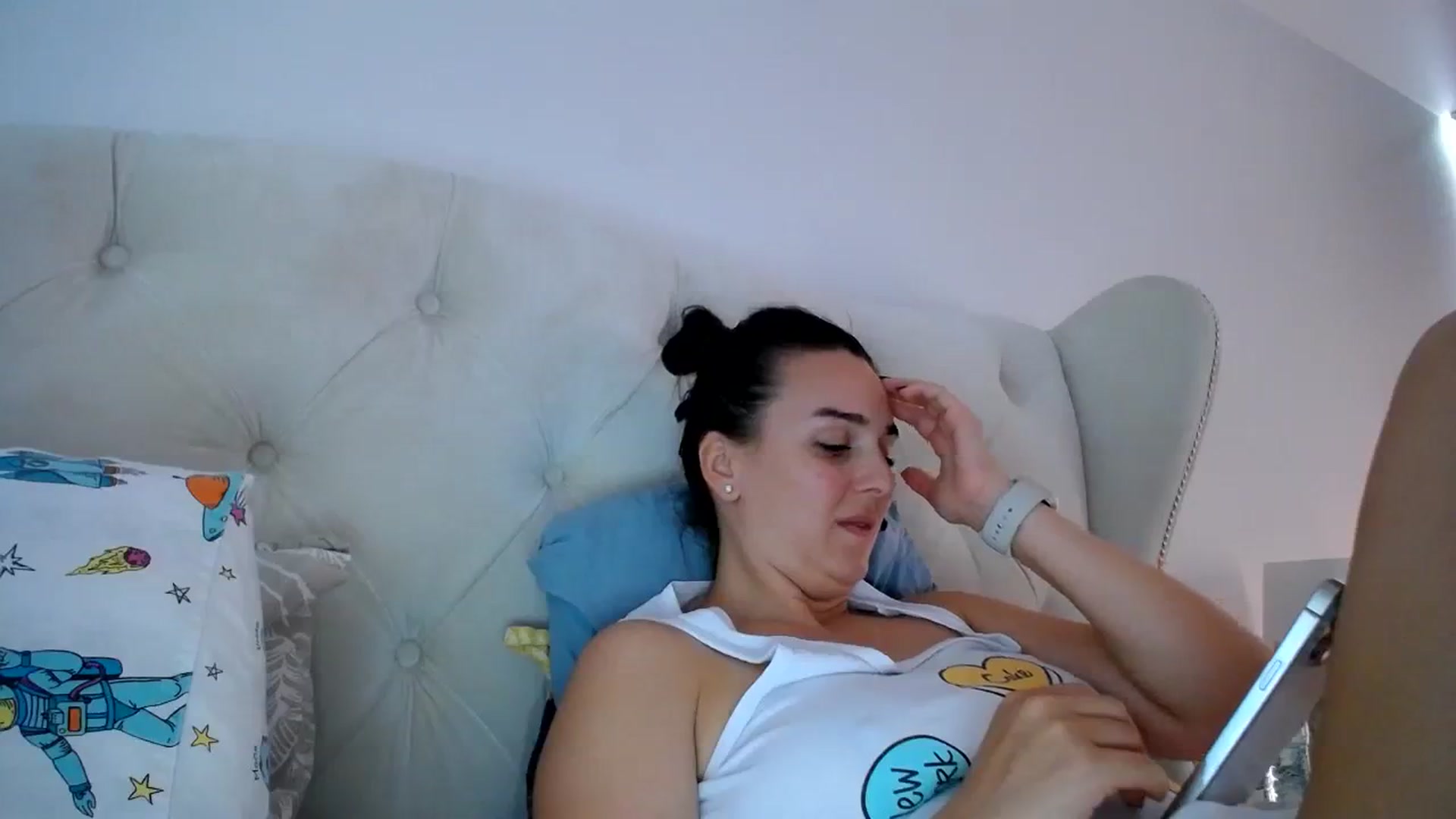 Gallery image thumbnail from L_A_U's myfreecams stream on, 09/14/2023, 08:15 image 17 of 20