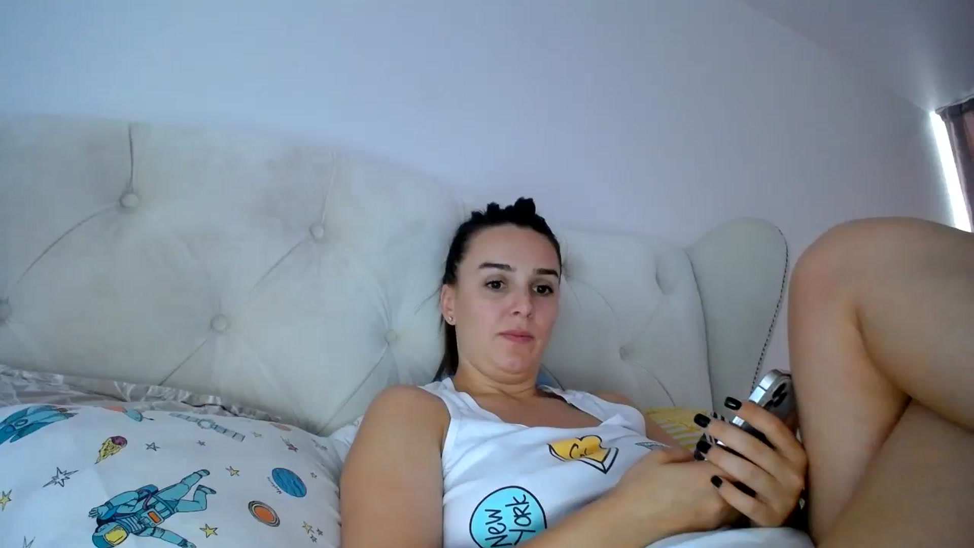 Gallery image thumbnail from L_A_U's myfreecams stream on, 09/14/2023, 10:29 image 1 of 20