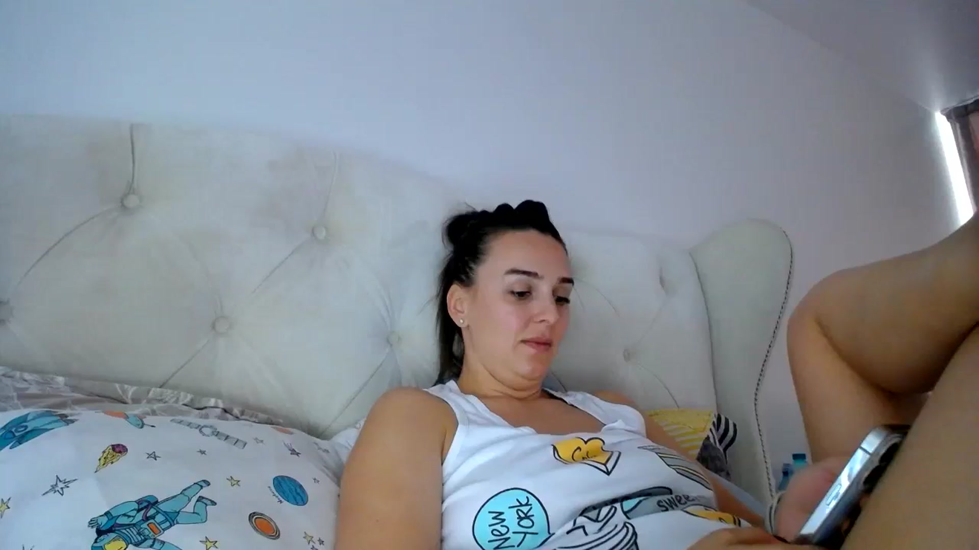 Gallery image thumbnail from L_A_U's myfreecams stream on, 09/14/2023, 10:29 image 4 of 20