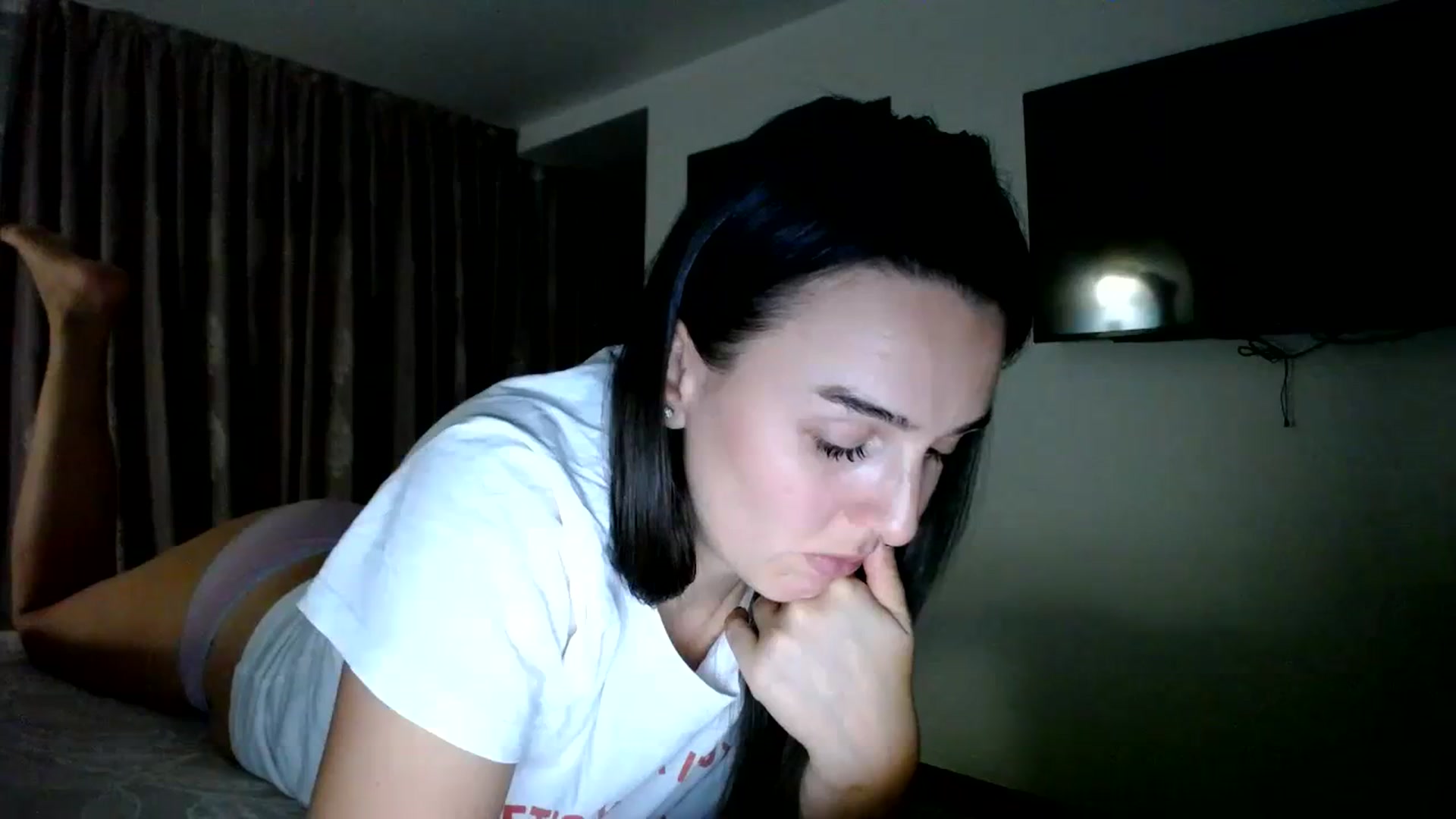 Gallery image thumbnail from L_A_U's myfreecams stream on, 09/15/2023, 20:38 image 13 of 20