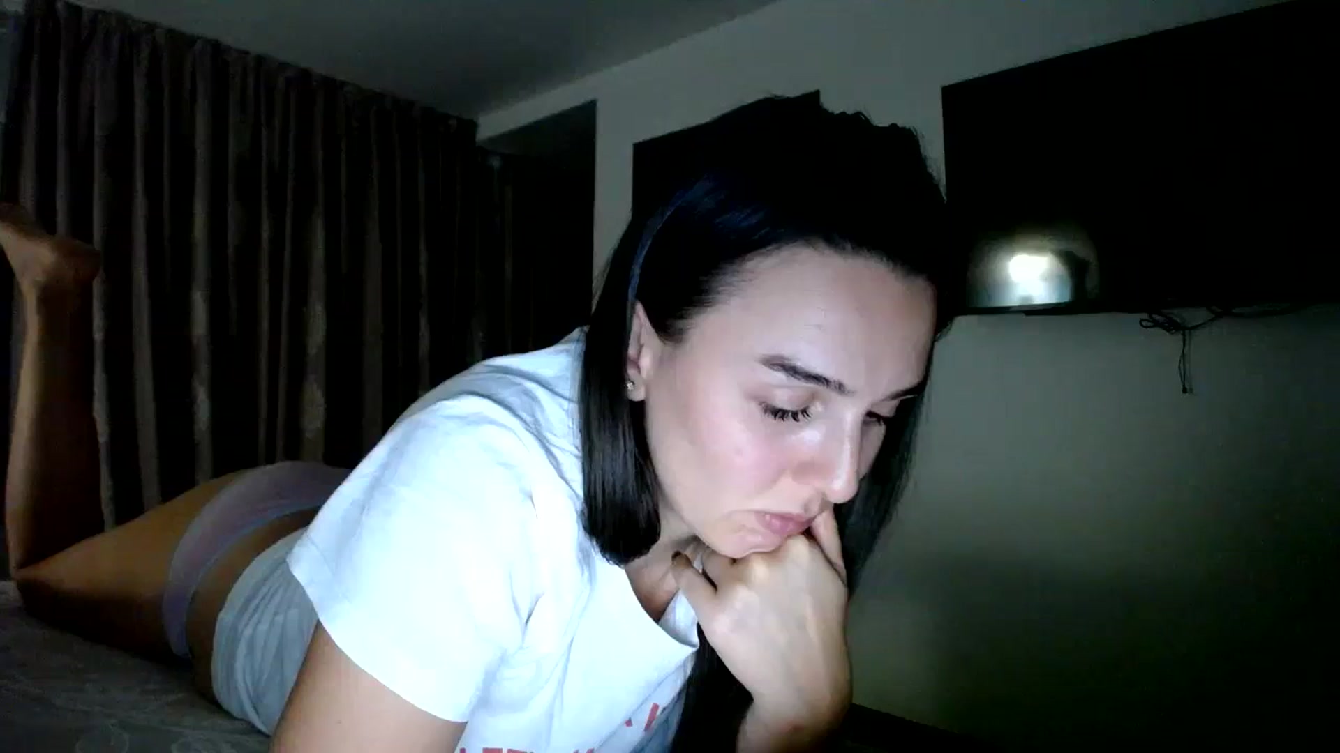 Gallery image thumbnail from L_A_U's myfreecams stream on, 09/15/2023, 20:38 image 14 of 20