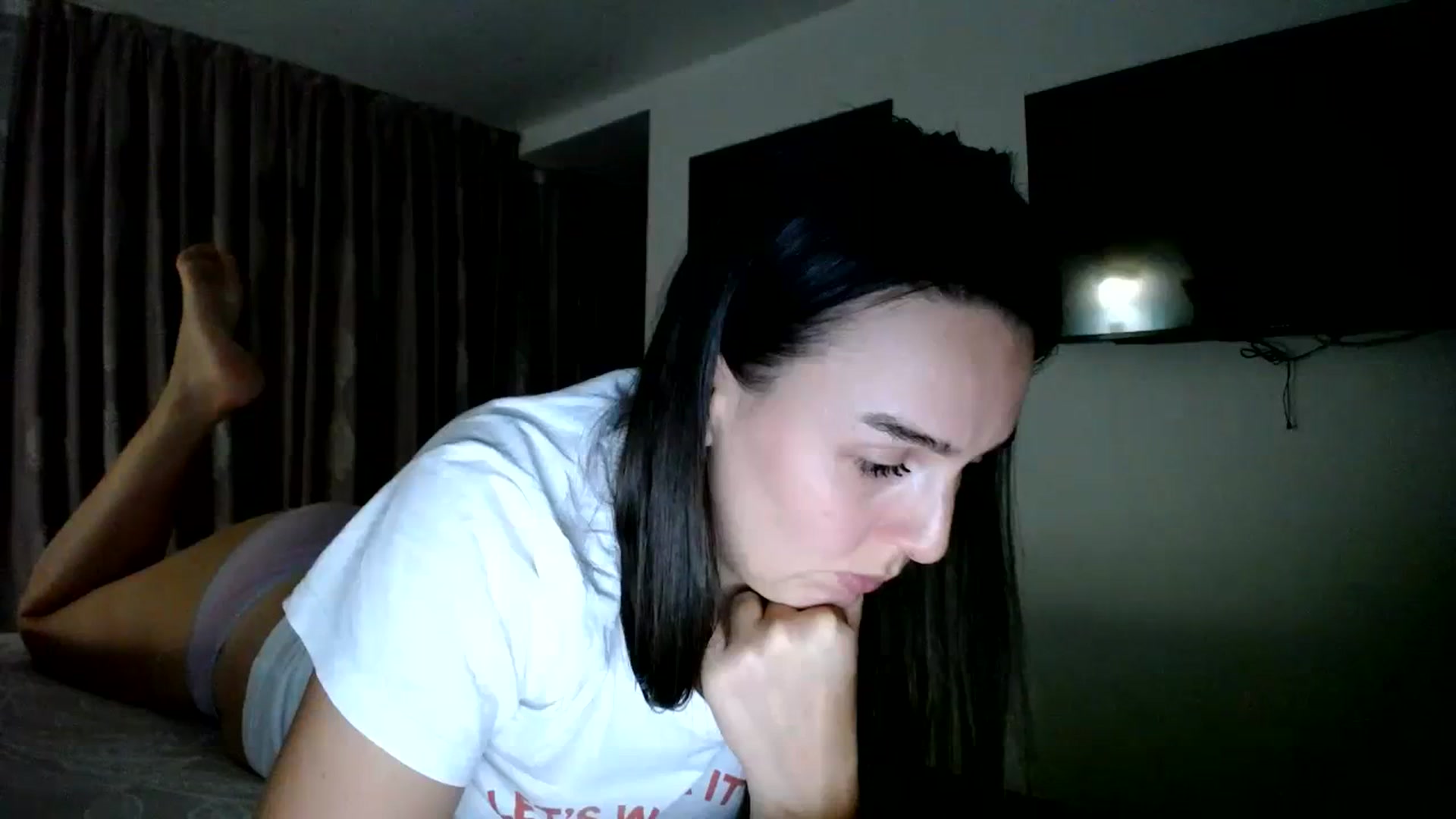 Gallery image thumbnail from L_A_U's myfreecams stream on, 09/15/2023, 20:38 image 17 of 20