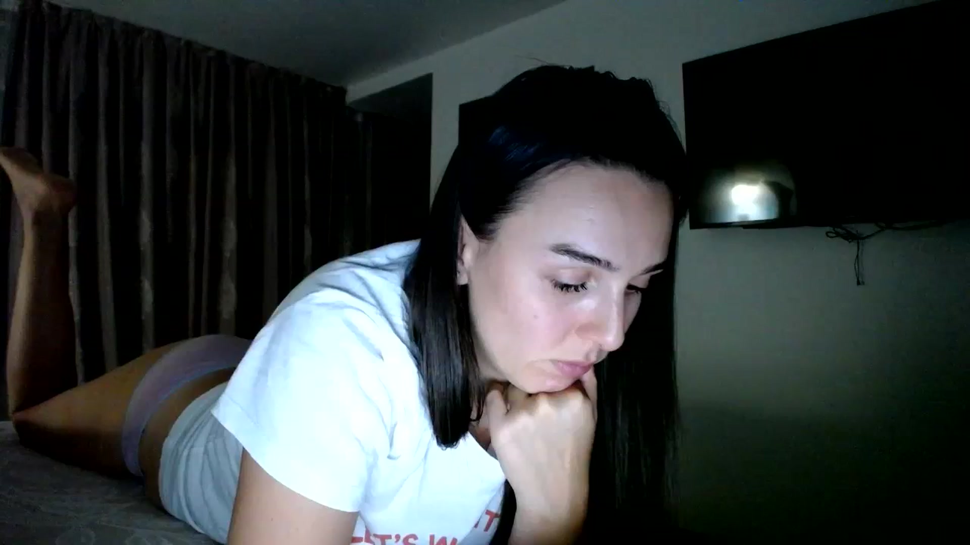 Gallery image thumbnail from L_A_U's myfreecams stream on, 09/15/2023, 20:38 image 16 of 20