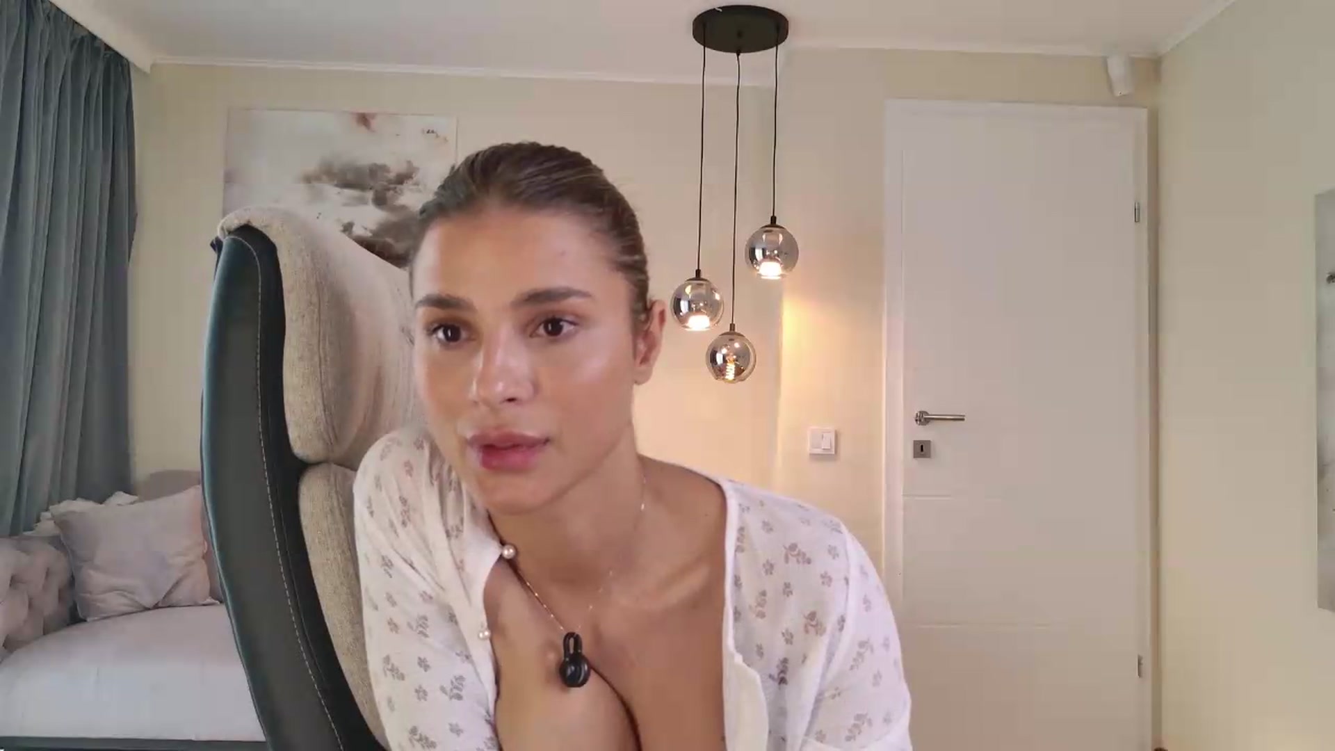 Gallery image thumbnail from L_Godess_'s myfreecams stream on, 08/19/2026, 10:08 image 20 of 20