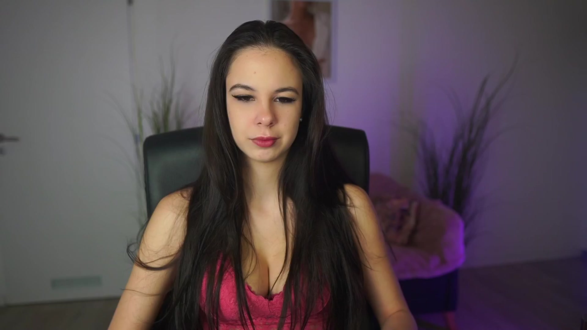 Gallery image thumbnail from L_U_A18's myfreecams stream on, 03/04/2026, 15:07 image 6 of 20