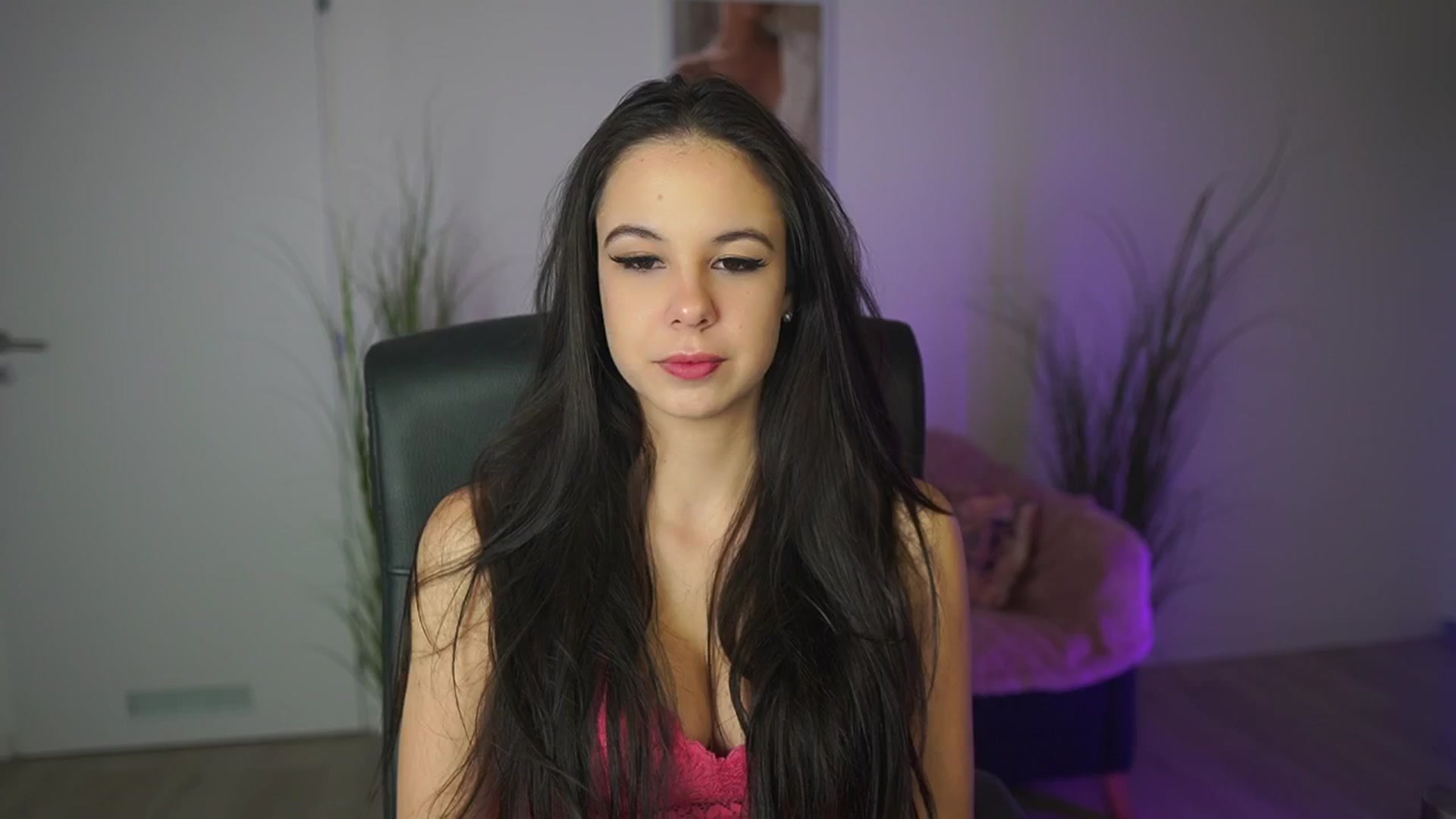 Gallery image thumbnail from L_U_A18's myfreecams stream on, 03/04/2026, 15:51 image 18 of 20