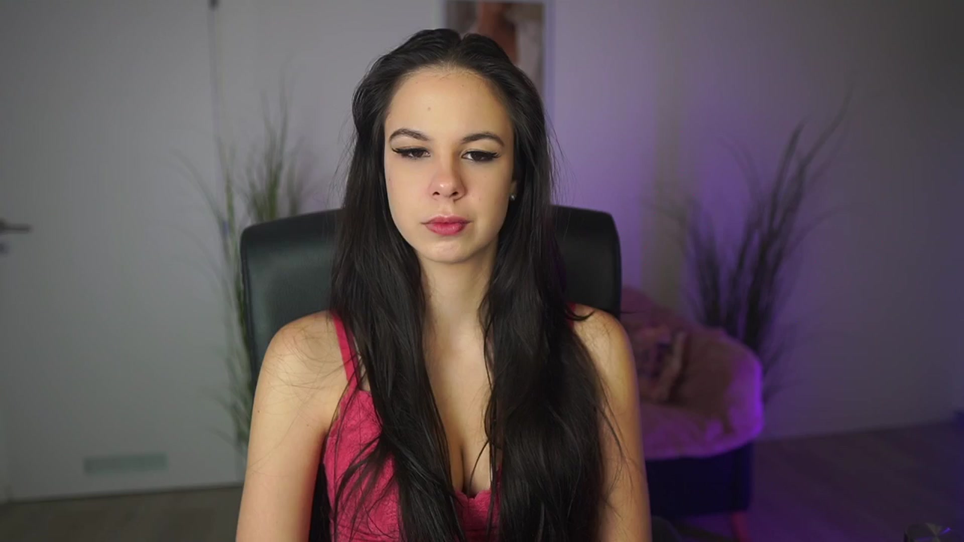 Gallery image thumbnail from L_U_A18's myfreecams stream on, 03/04/2026, 15:51 image 5 of 20