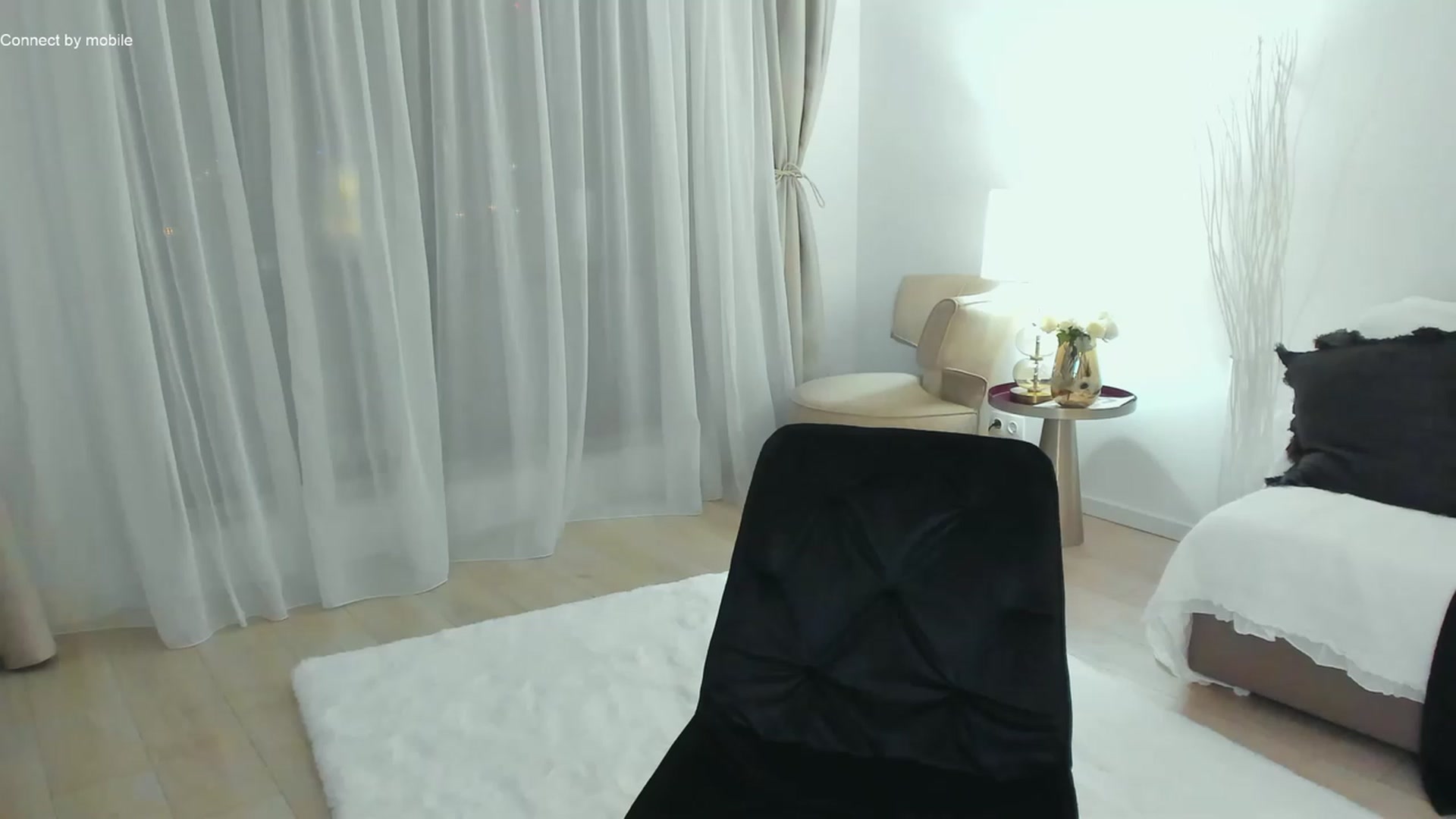 Gallery image thumbnail from L_U_A_'s myfreecams stream on, 12/01/2022, 20:52 image 2 of 20
