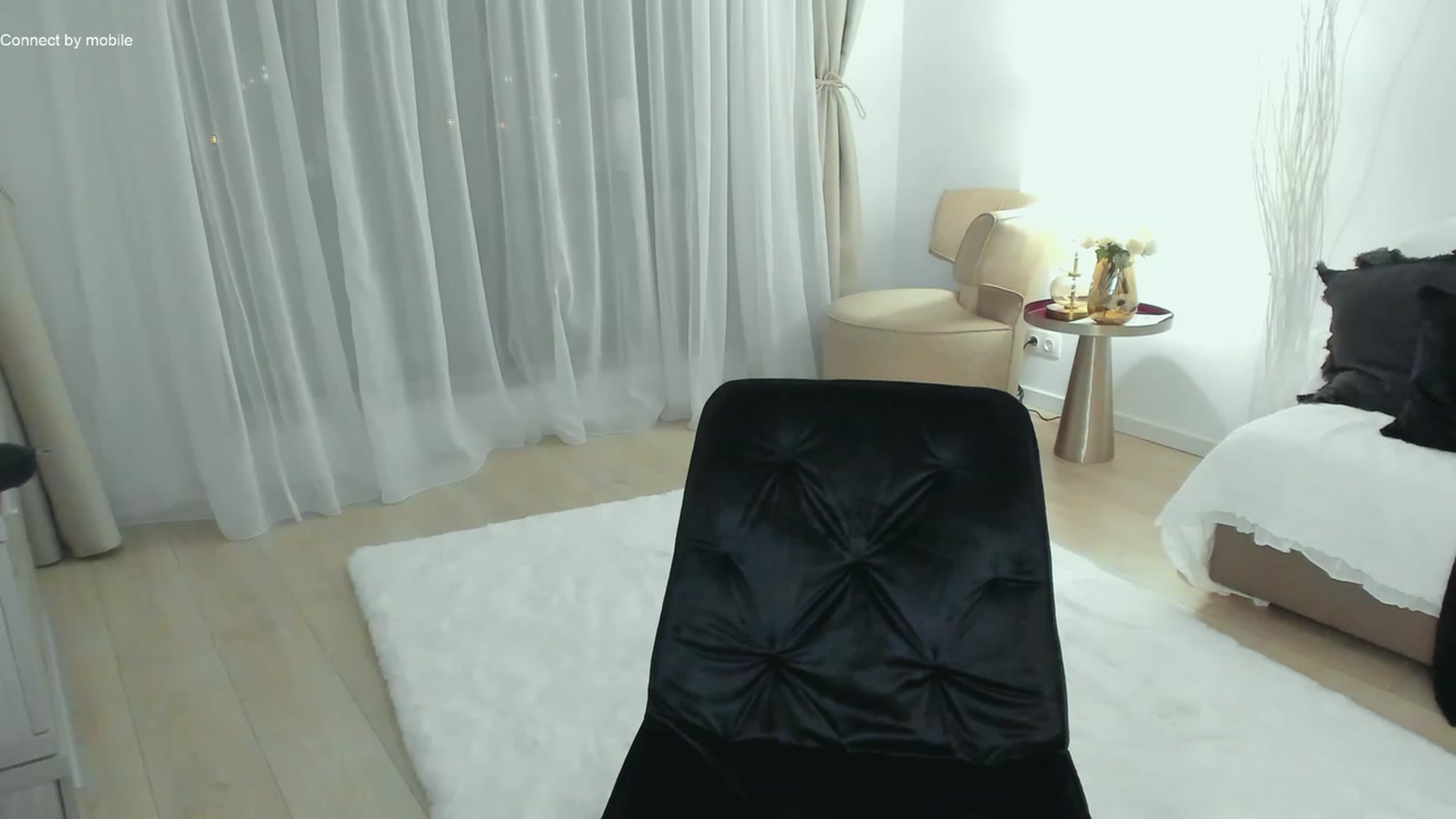 Gallery image thumbnail from L_U_A_'s myfreecams stream on, 12/02/2022, 18:40 image 15 of 20