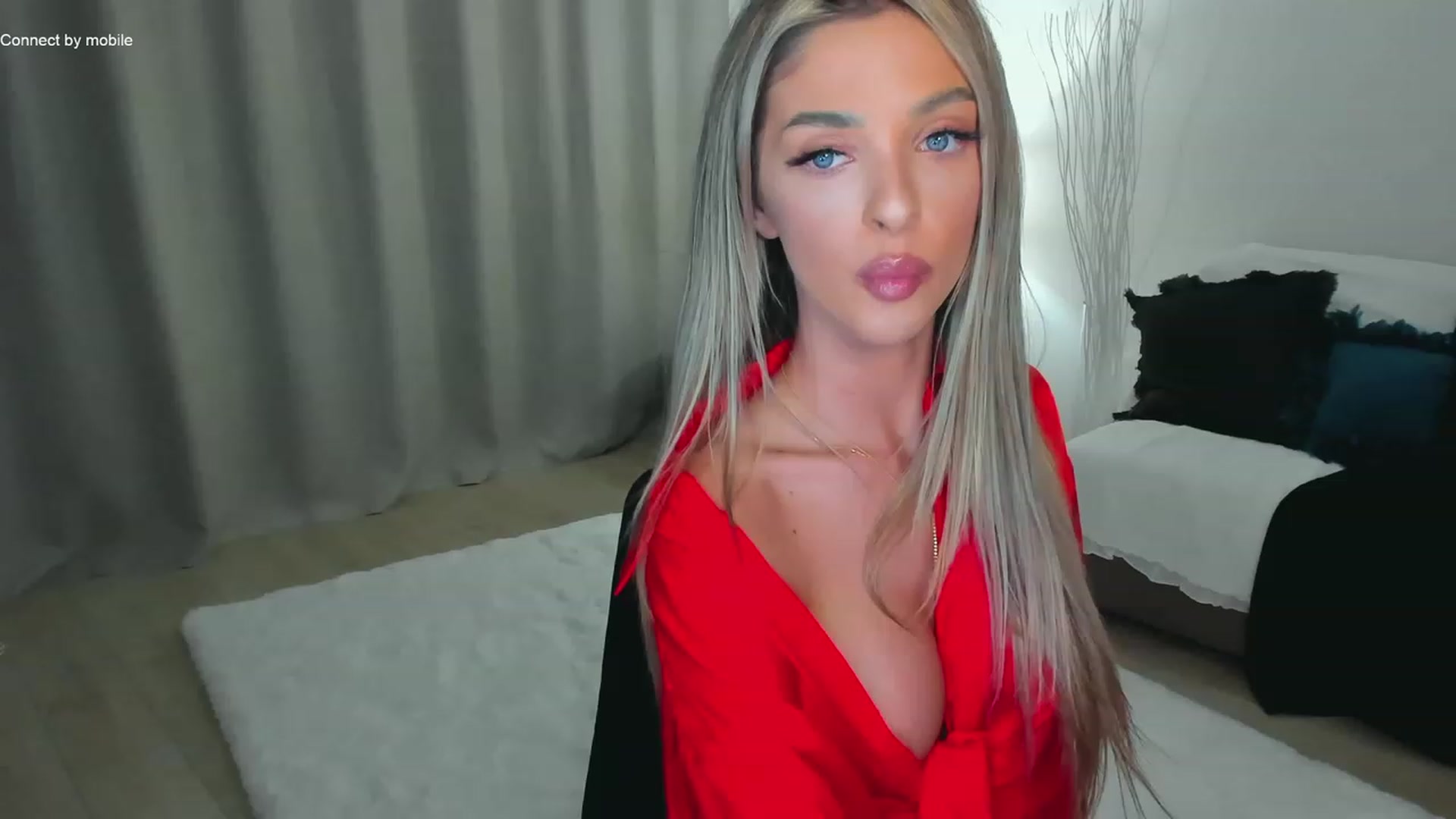 Gallery image thumbnail from L_U_A_'s myfreecams stream on, 12/03/2022, 17:30 image 4 of 20