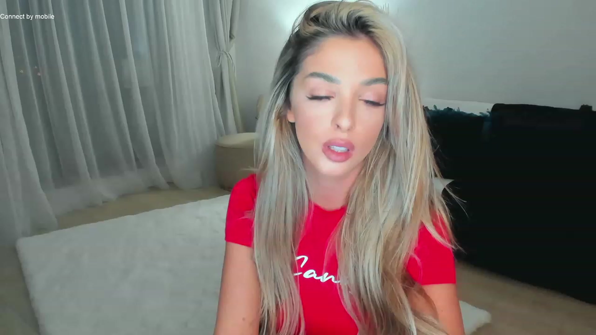 Gallery image thumbnail from L_U_A_'s myfreecams stream on, 12/10/2022, 18:45 image 1 of 20