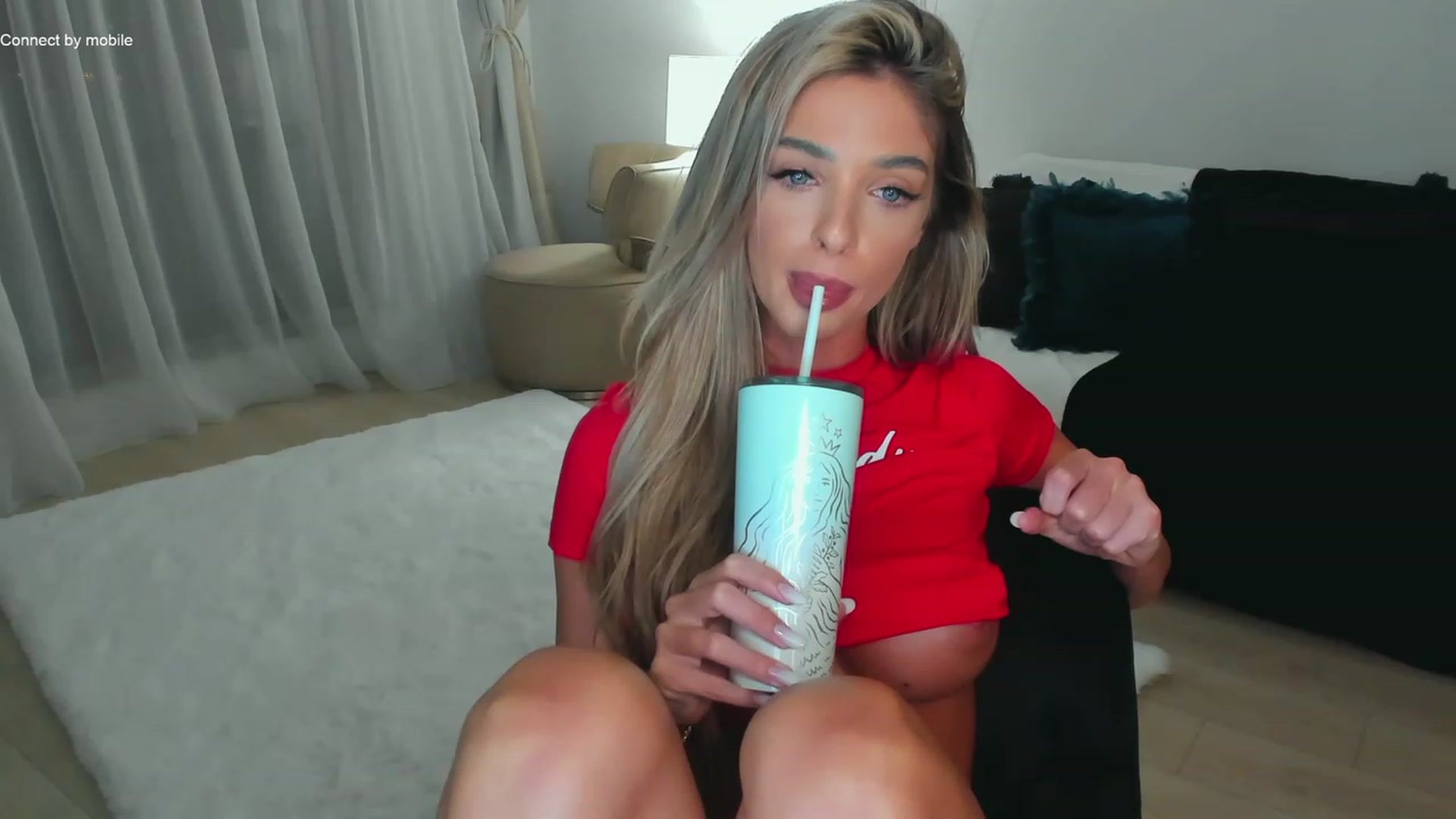 Gallery image thumbnail from L_U_A_'s myfreecams stream on, 12/10/2022, 19:35 image 17 of 20