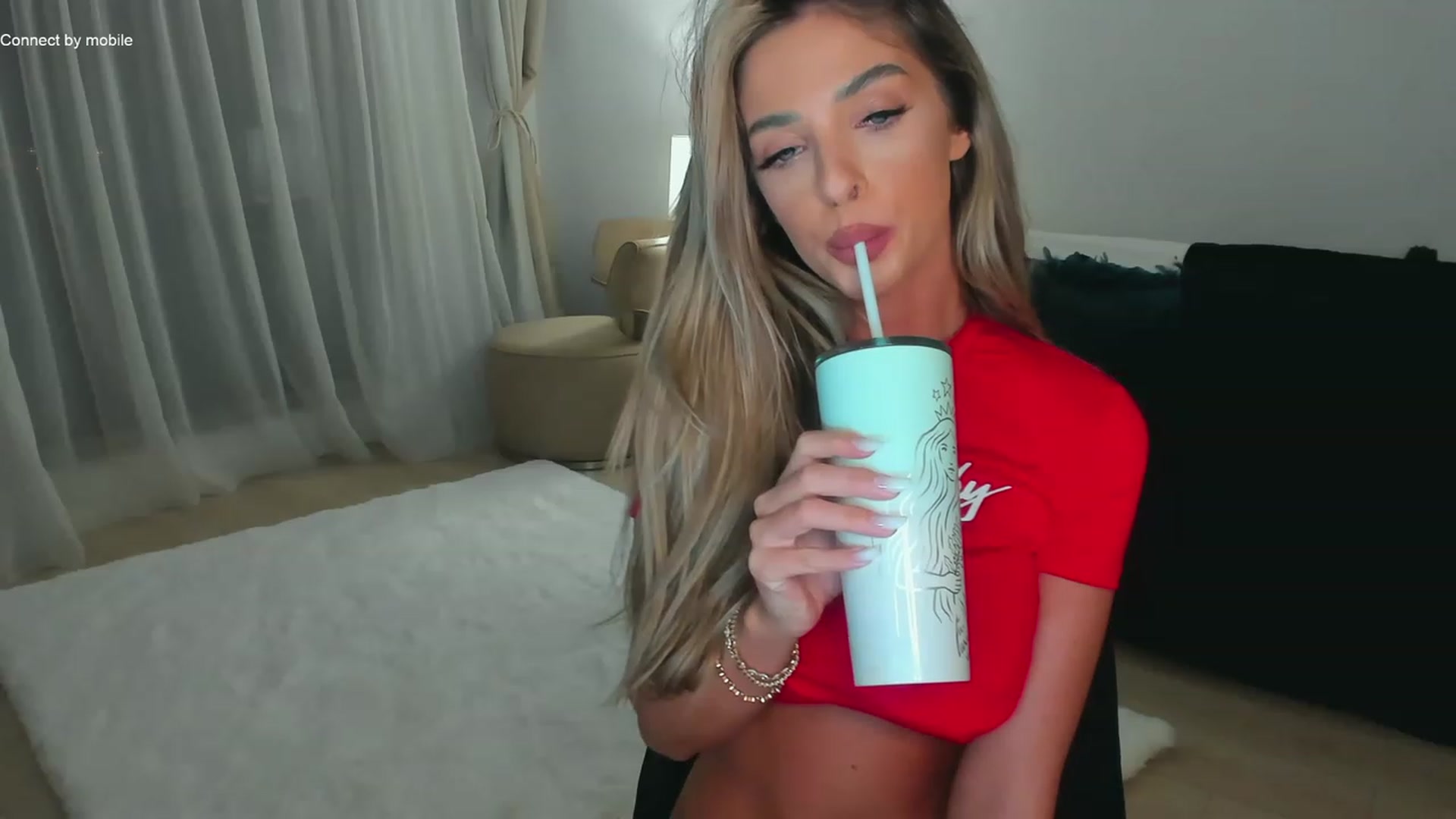 Gallery image thumbnail from L_U_A_'s myfreecams stream on, 12/10/2022, 19:35 image 13 of 20