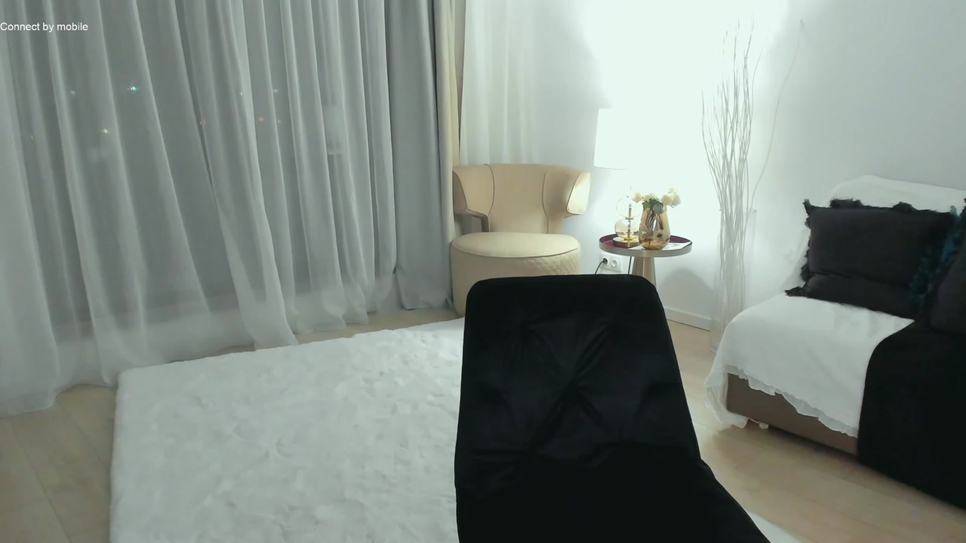 Gallery image thumbnail from L_U_A_'s myfreecams stream on, 12/27/2022, 19:29 image 8 of 20
