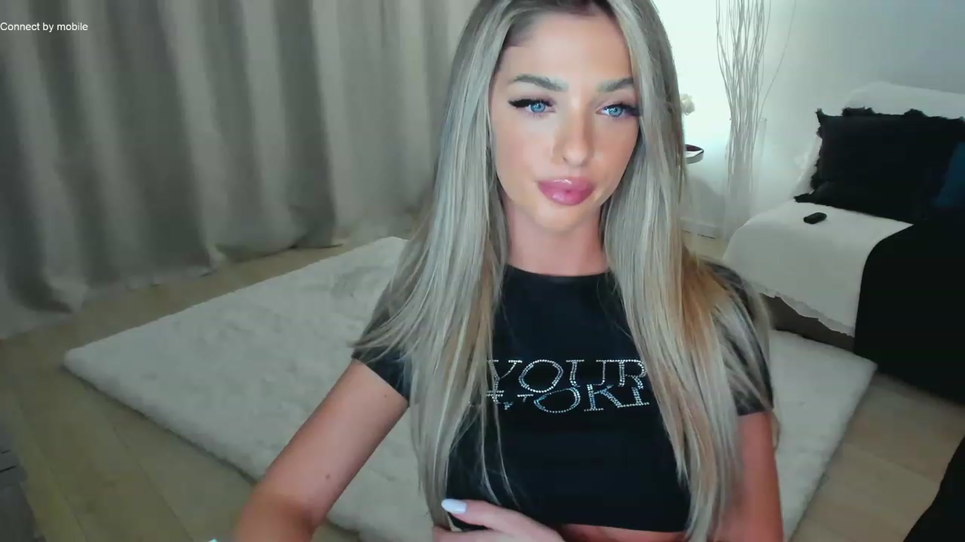 Gallery image thumbnail from L_U_A_'s myfreecams stream on, 01/03/2023, 19:48 image 6 of 20