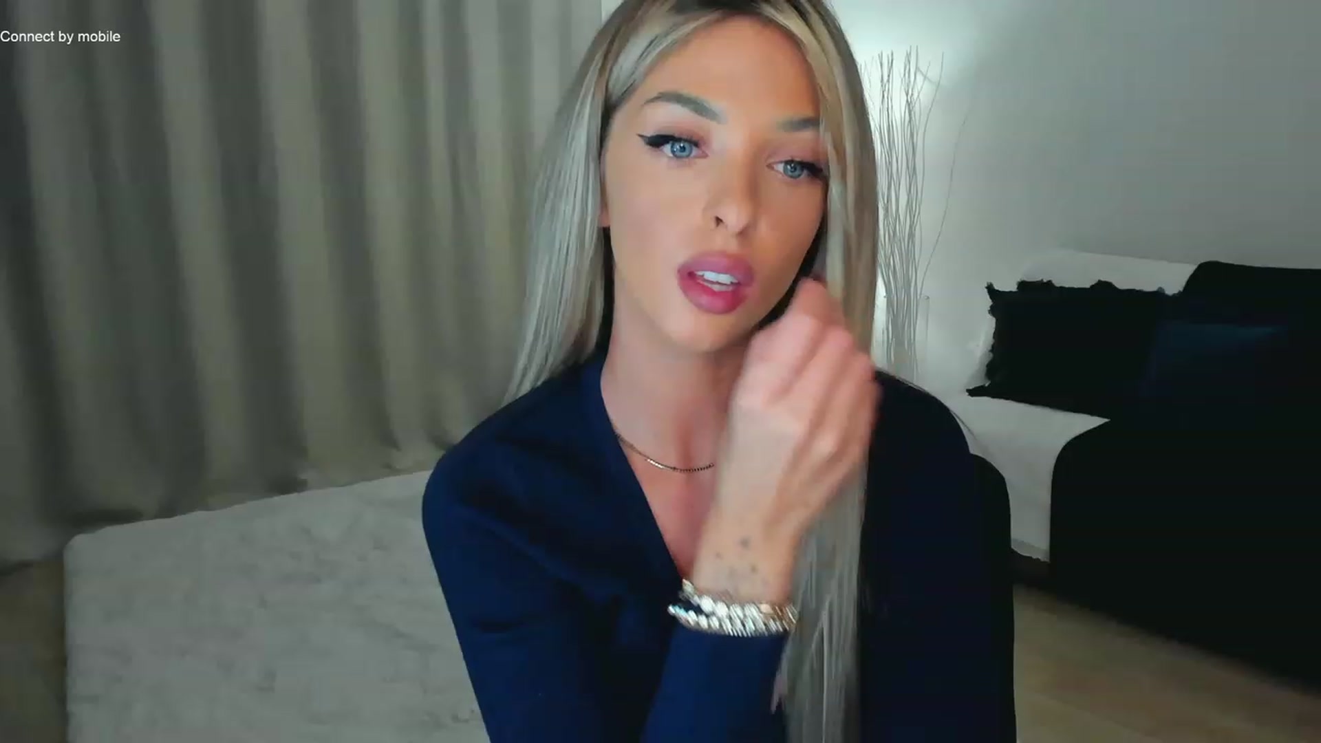 Gallery image thumbnail from L_U_A_'s myfreecams stream on, 01/16/2023, 18:09 image 10 of 20