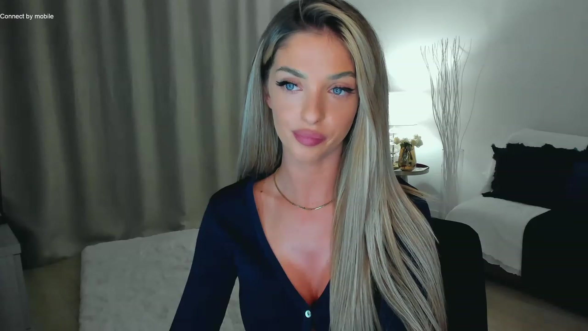 Gallery image thumbnail from L_U_A_'s myfreecams stream on, 01/16/2023, 18:09 image 16 of 20