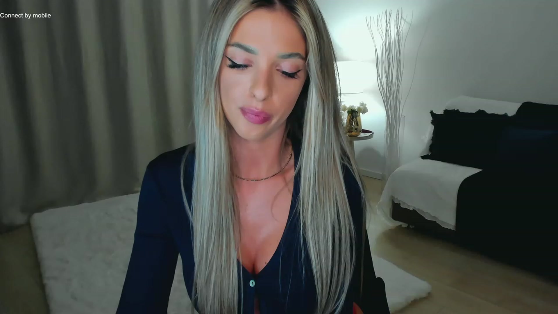 Gallery image thumbnail from L_U_A_'s myfreecams stream on, 01/16/2023, 18:55 image 6 of 20