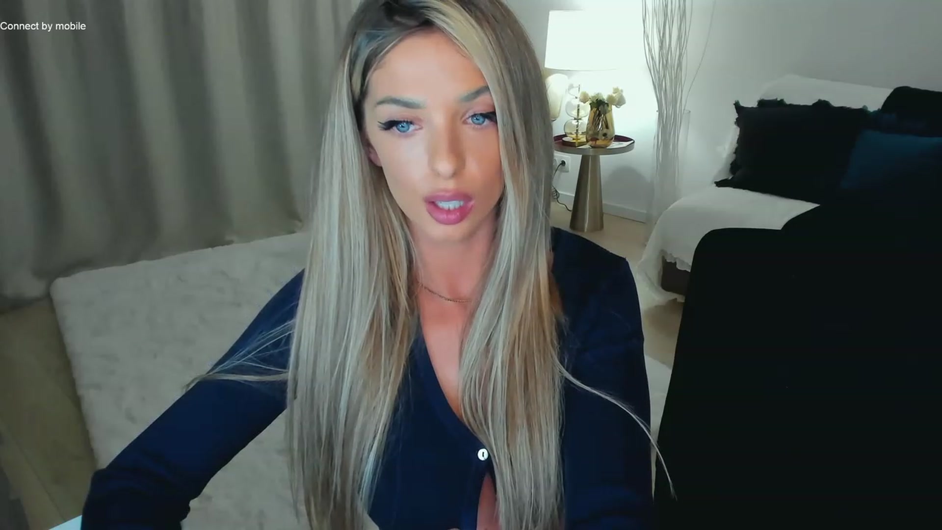 Gallery image thumbnail from L_U_A_'s myfreecams stream on, 01/16/2023, 18:55 image 15 of 20