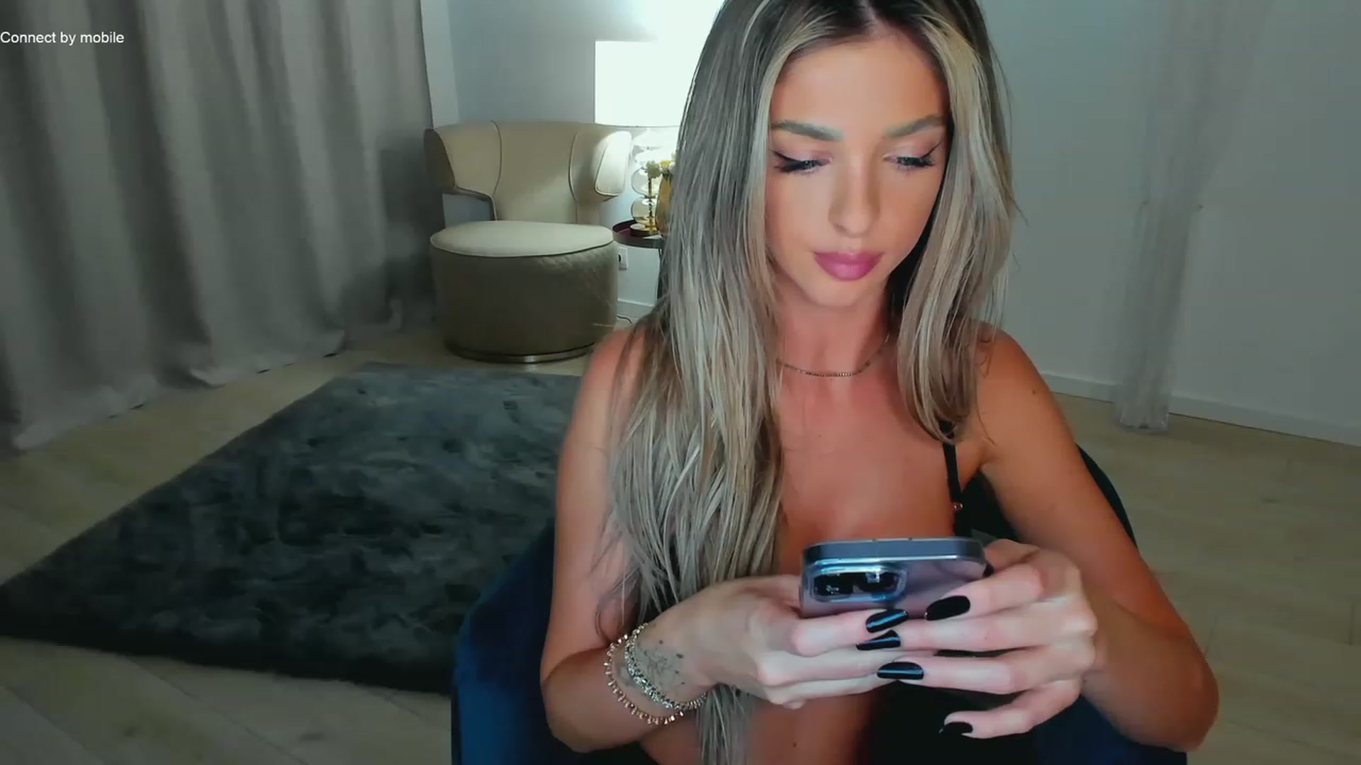 Gallery image thumbnail from L_U_A_'s myfreecams stream on, 01/22/2023, 20:14 image 19 of 20