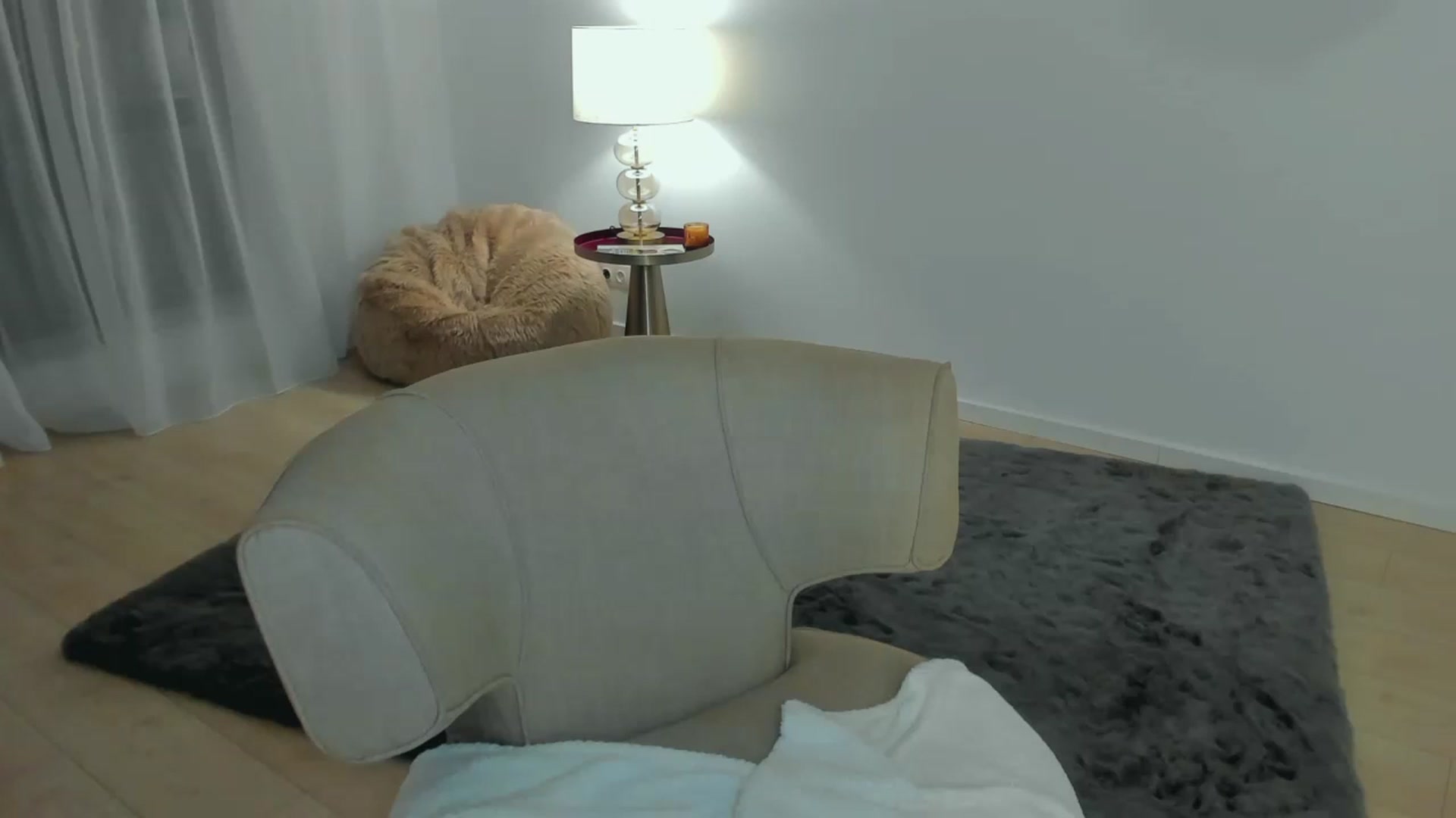 Gallery image thumbnail from L_U_A_'s myfreecams stream on, 03/12/2023, 21:22 image 2 of 20