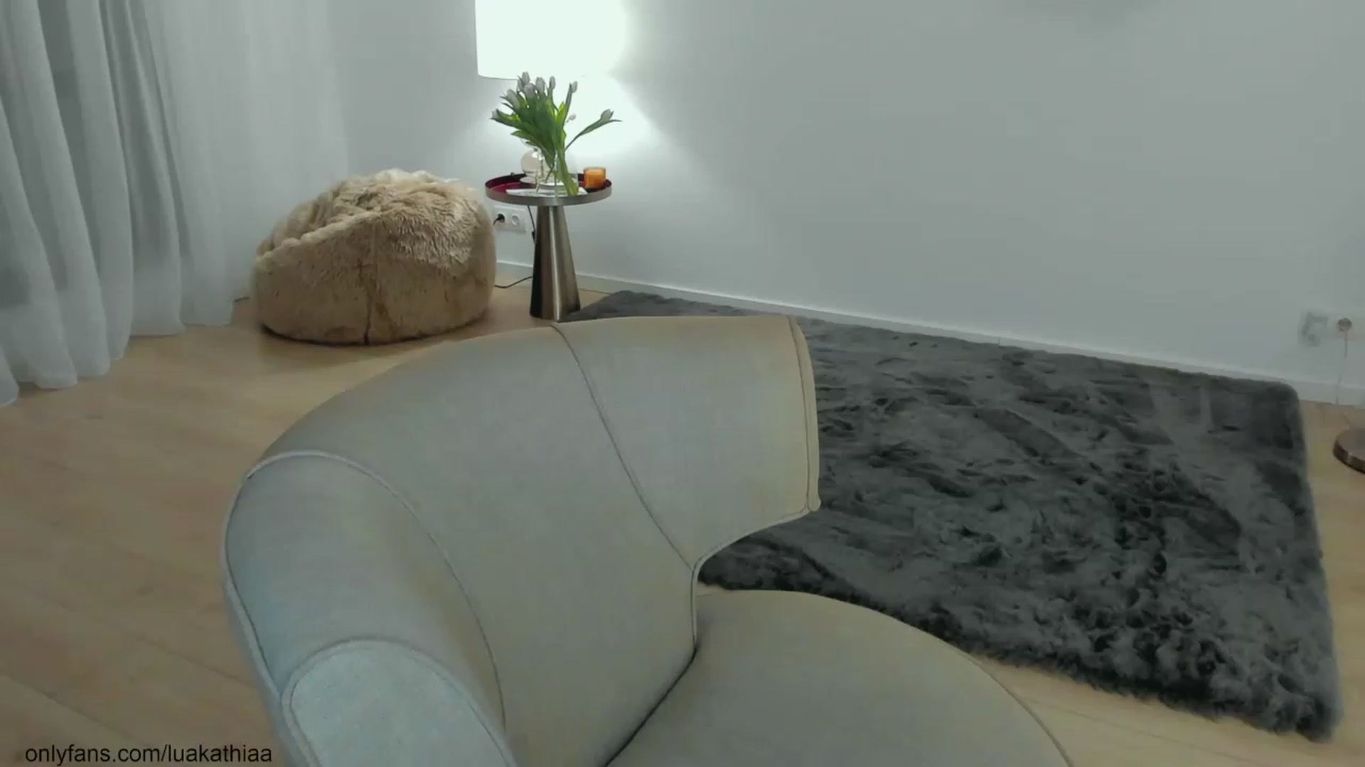 Gallery image thumbnail from L_U_A_'s myfreecams stream on, 03/14/2023, 18:52 image 10 of 20