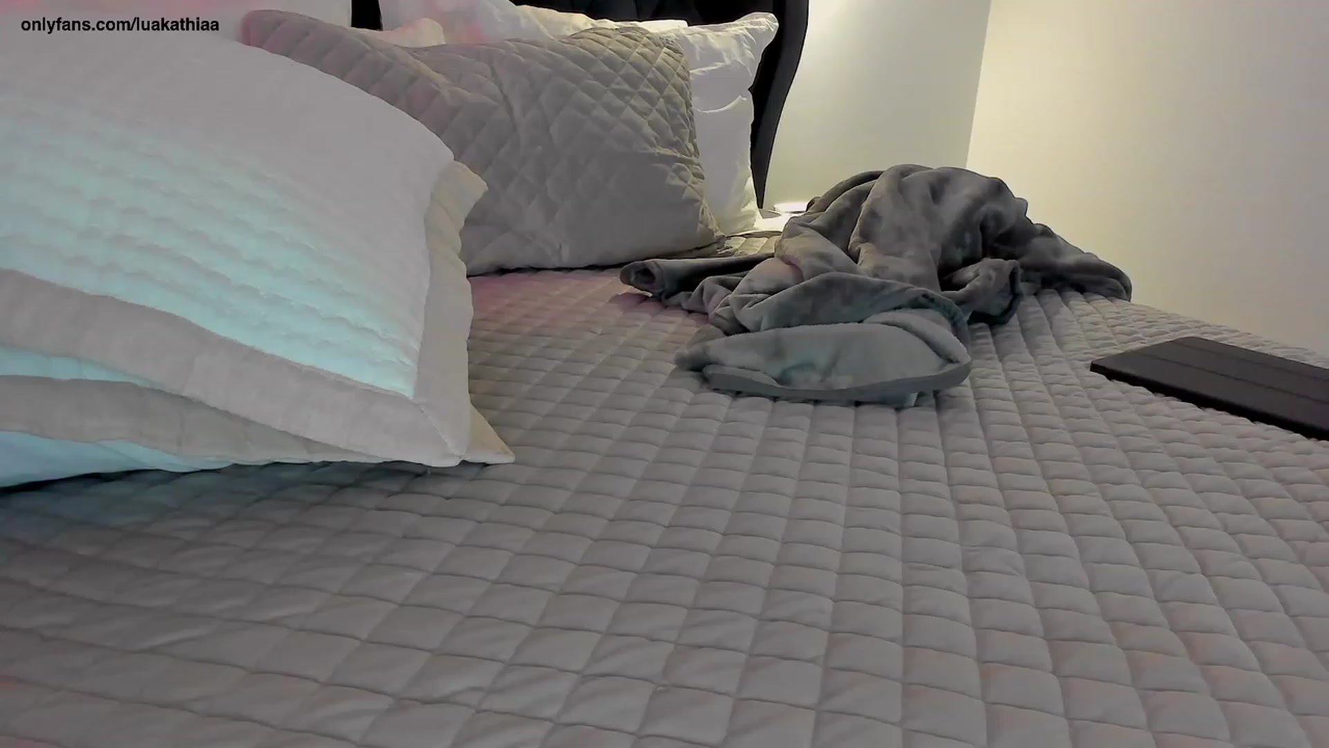Gallery image thumbnail from L_U_A_'s myfreecams stream on, 03/20/2023, 22:23 image 3 of 20