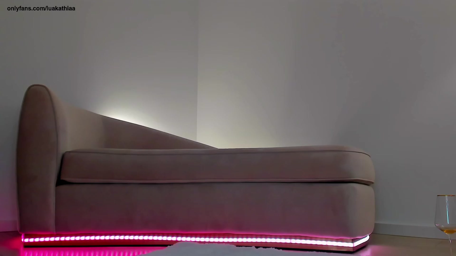 Gallery image thumbnail from L_U_A_'s myfreecams stream on, 04/05/2023, 20:35 image 20 of 20
