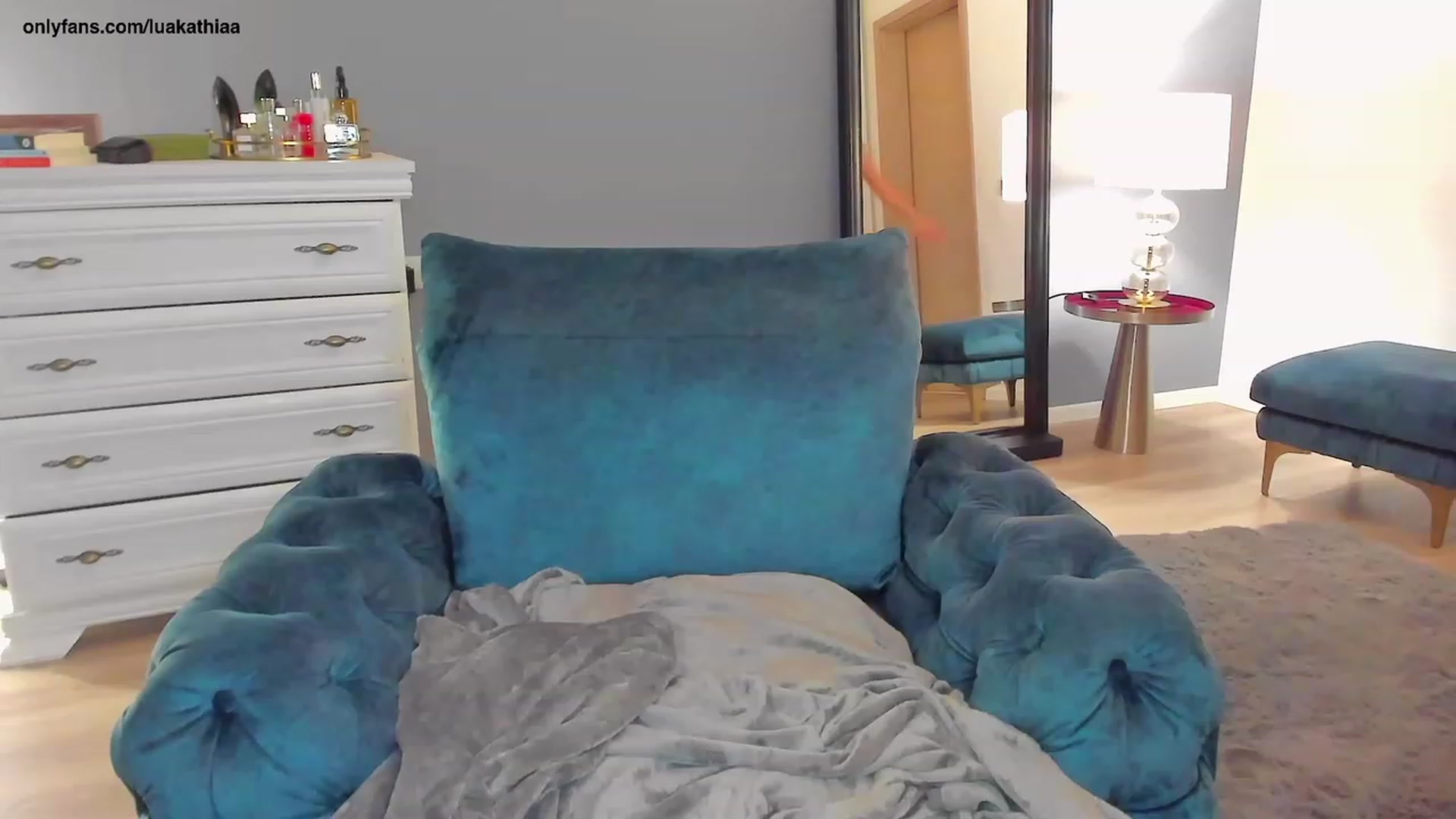 Gallery image thumbnail from L_U_A_'s myfreecams stream on, 05/01/2023, 19:10 image 13 of 20