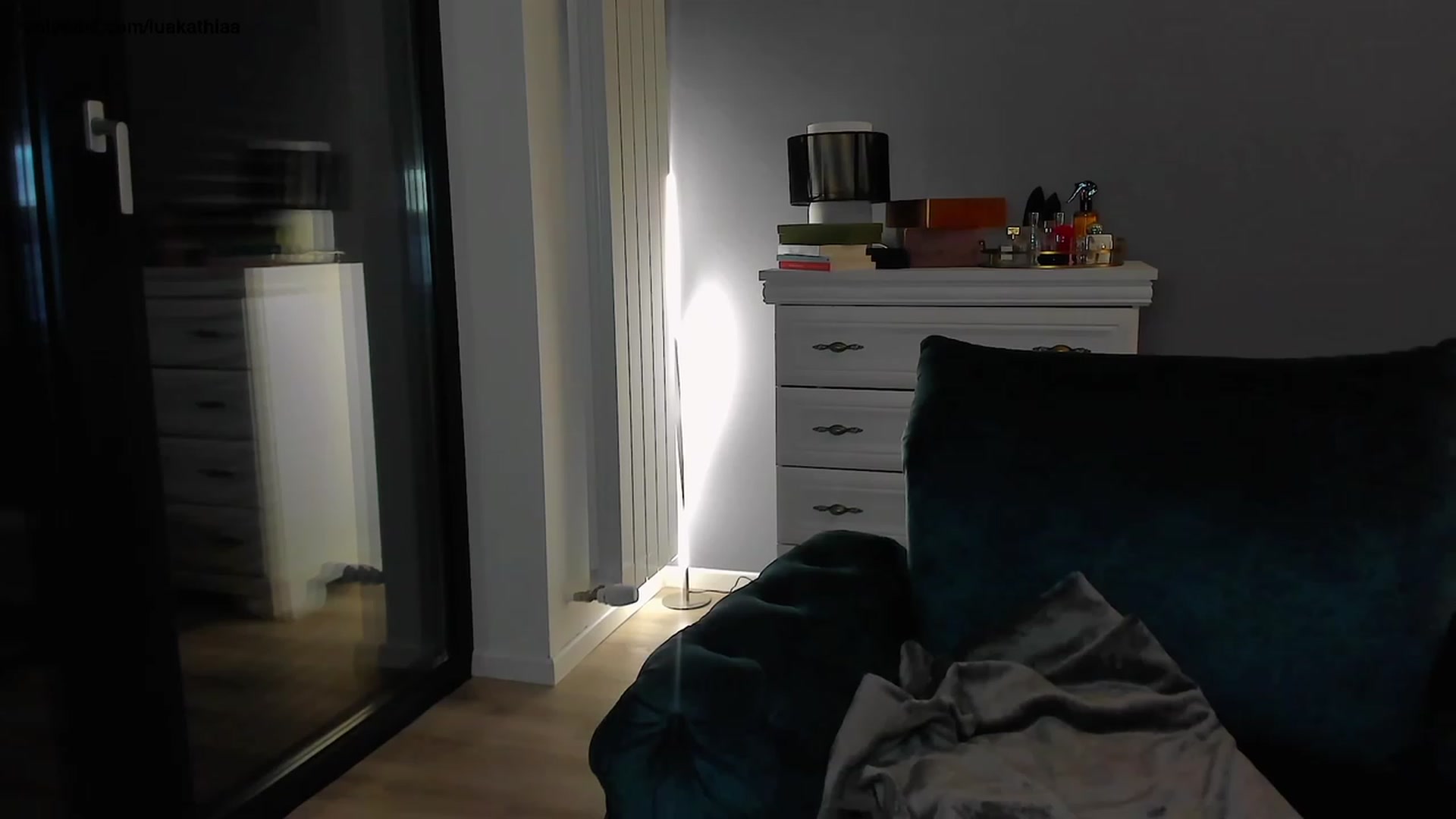 Gallery image thumbnail from L_U_A_'s myfreecams stream on, 05/02/2023, 18:24 image 10 of 20