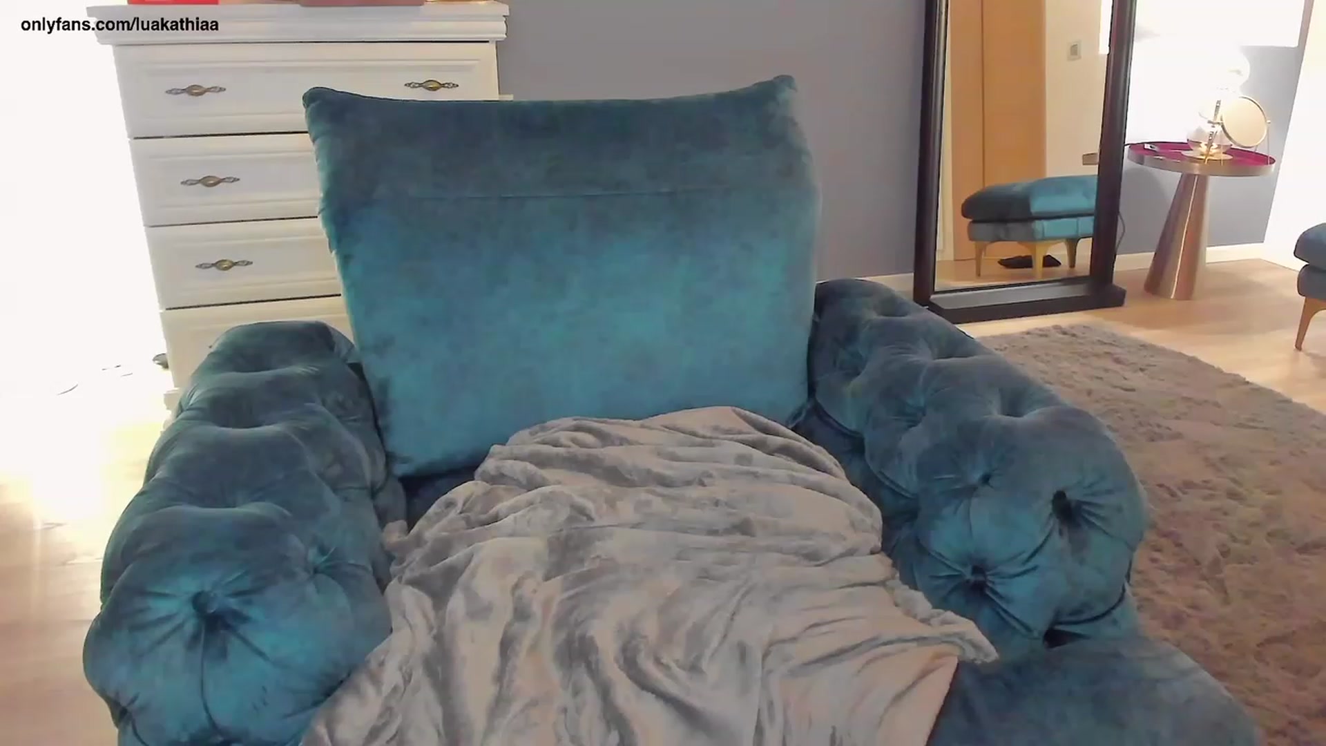 Gallery image thumbnail from L_U_A_'s myfreecams stream on, 05/07/2023, 20:17 image 10 of 20