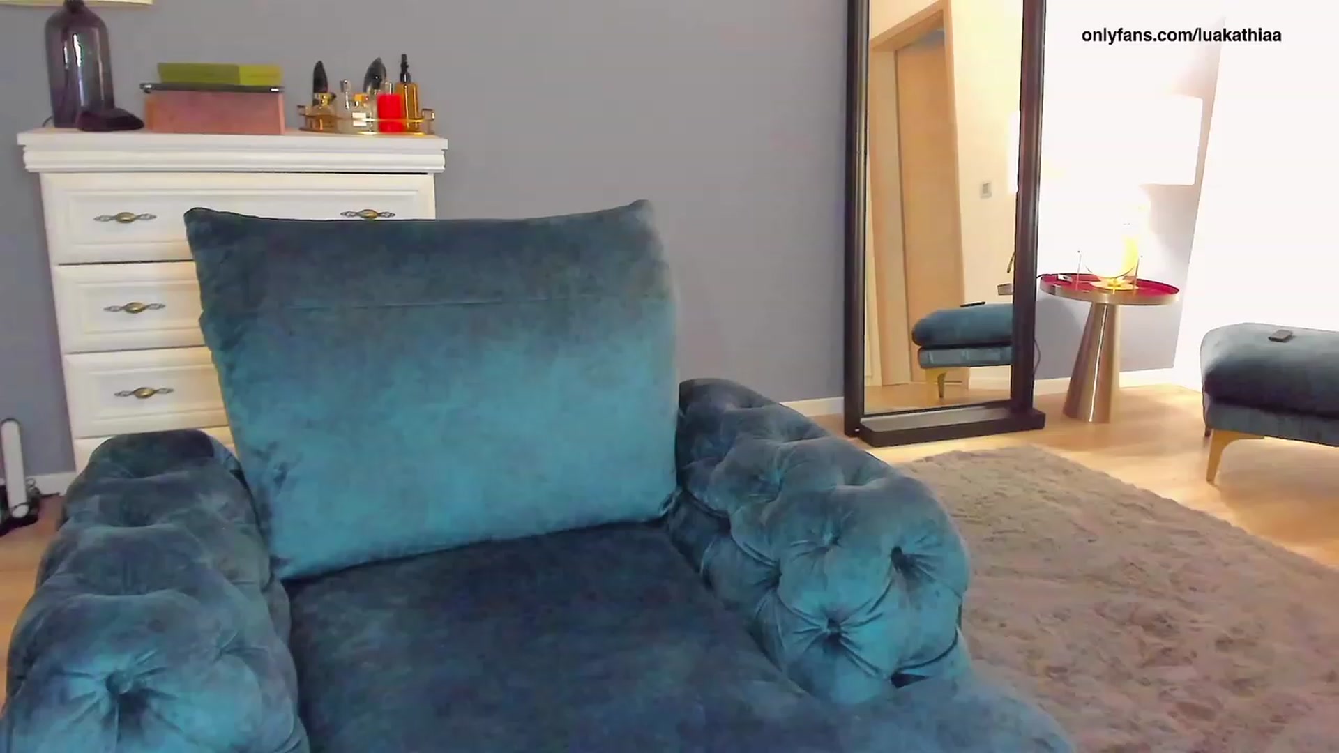Gallery image thumbnail from L_U_A_'s myfreecams stream on, 05/11/2023, 18:32 image 2 of 20