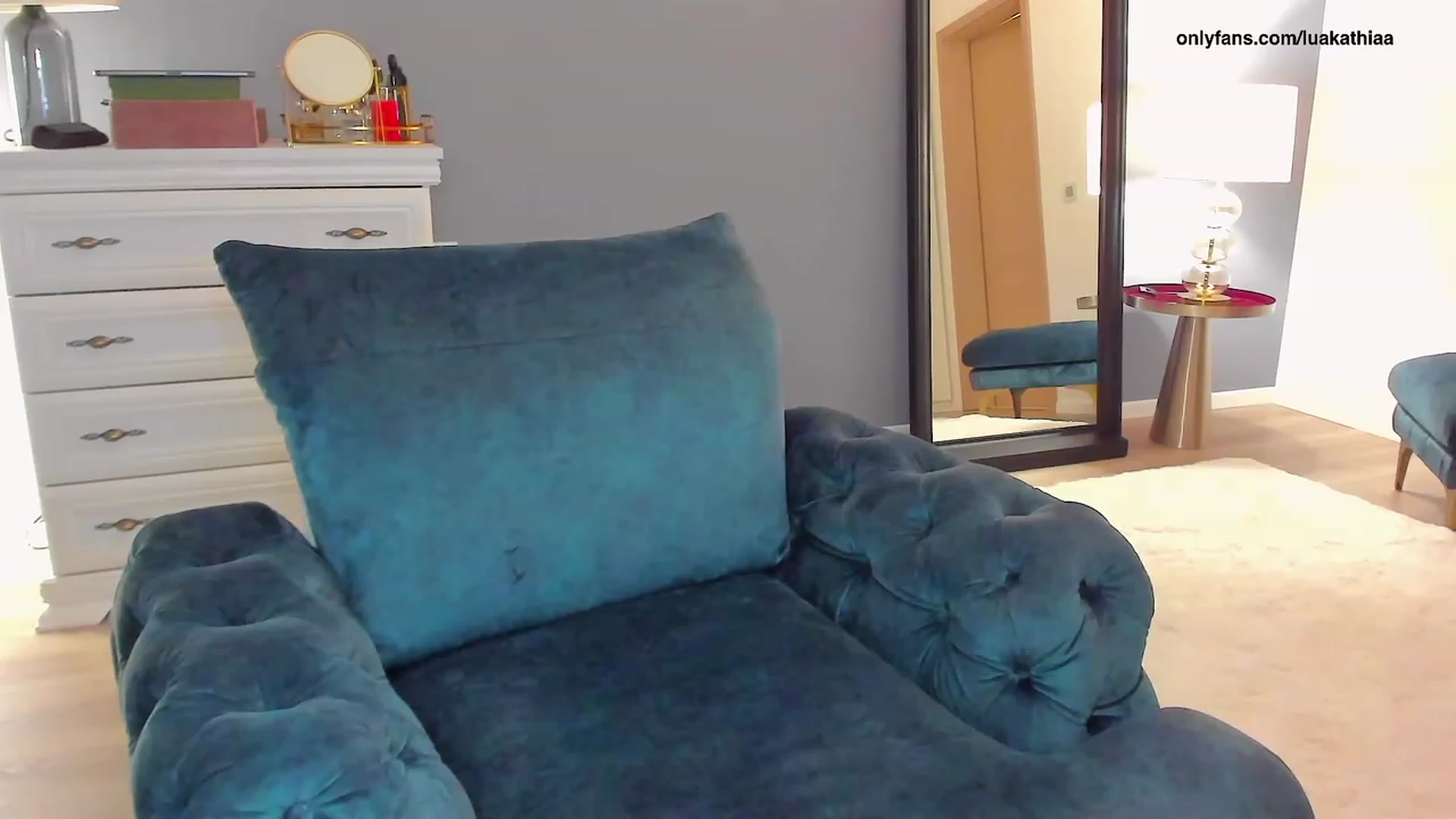 Gallery image thumbnail from L_U_A_'s myfreecams stream on, 05/15/2023, 18:07 image 5 of 20