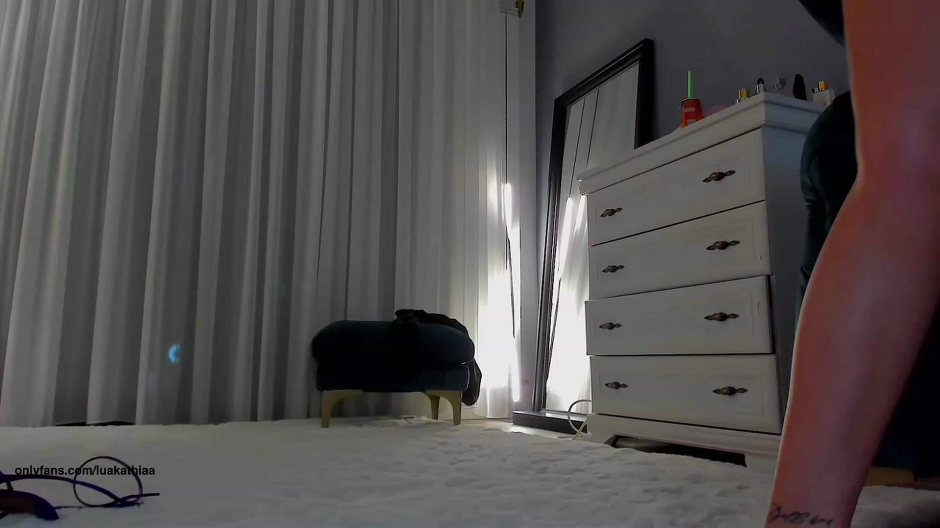 Gallery image thumbnail from L_U_A_'s myfreecams stream on, 06/01/2023, 21:52 image 1 of 20
