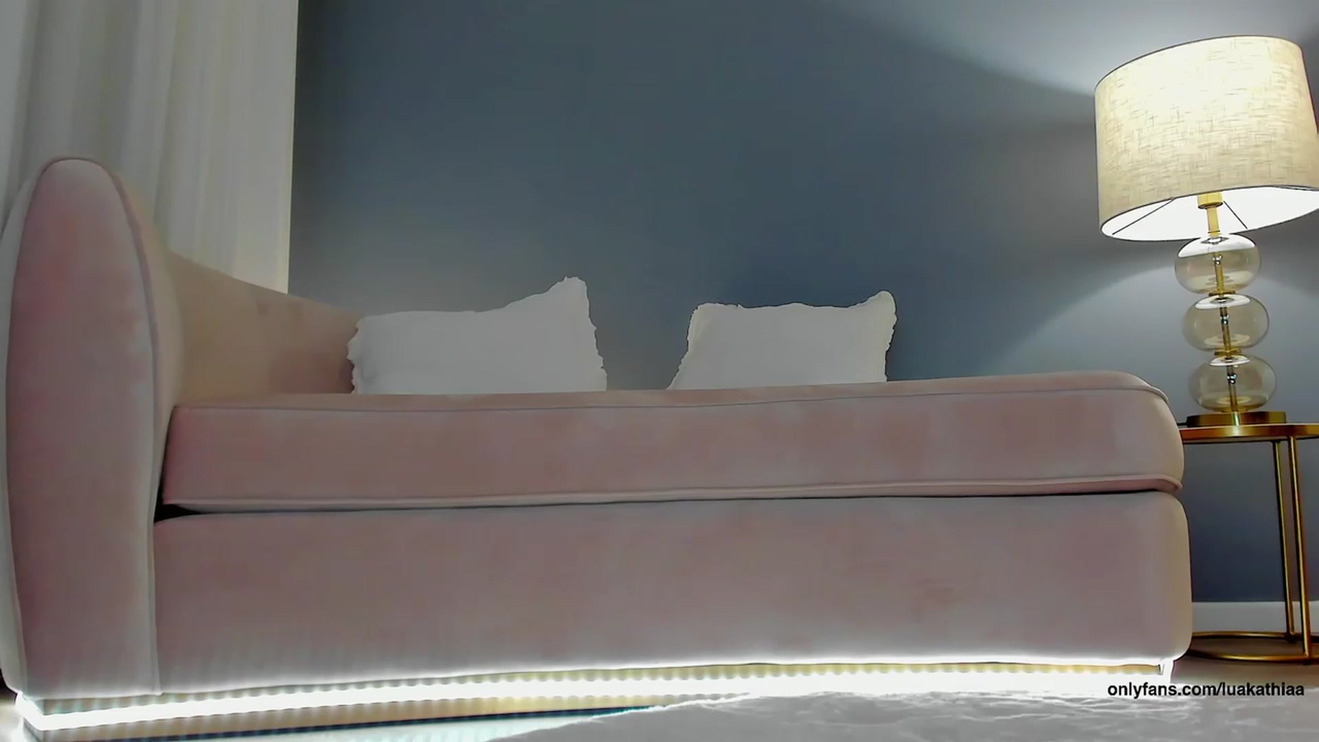 Gallery image thumbnail from L_U_A_'s myfreecams stream on, 06/25/2023, 17:36 image 17 of 20
