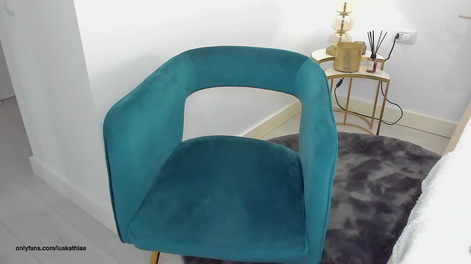 Gallery image thumbnail from L_U_A_'s myfreecams stream on, 07/12/2023, 19:01 image 12 of 20