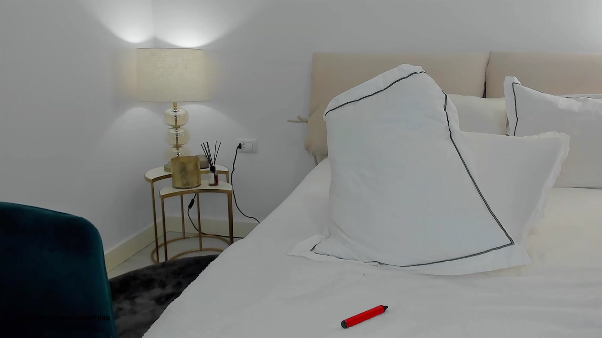 Gallery image thumbnail from L_U_A_'s myfreecams stream on, 07/12/2023, 19:23 image 5 of 20