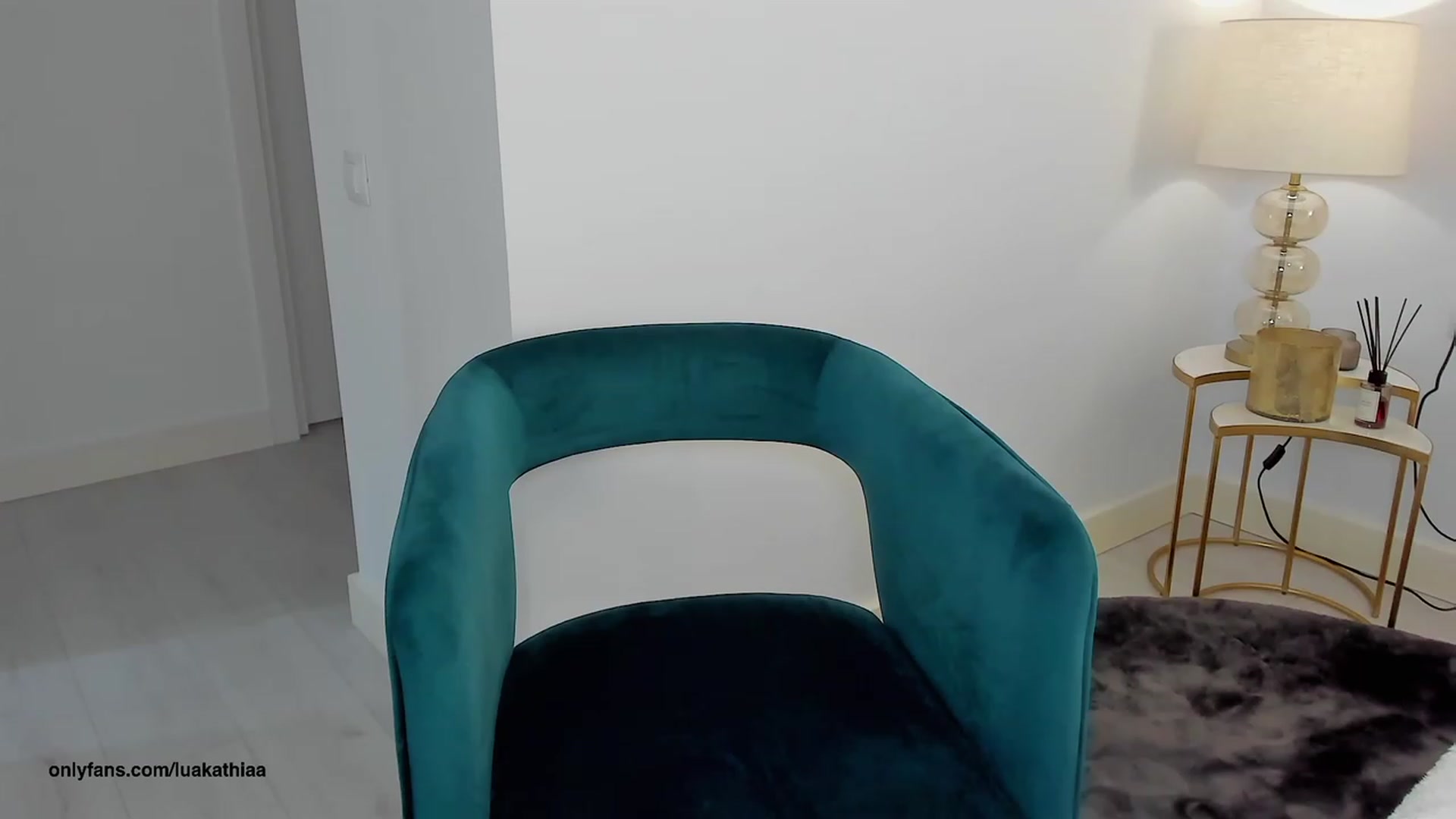 Gallery image thumbnail from L_U_A_'s myfreecams stream on, 07/12/2023, 21:38 image 18 of 20
