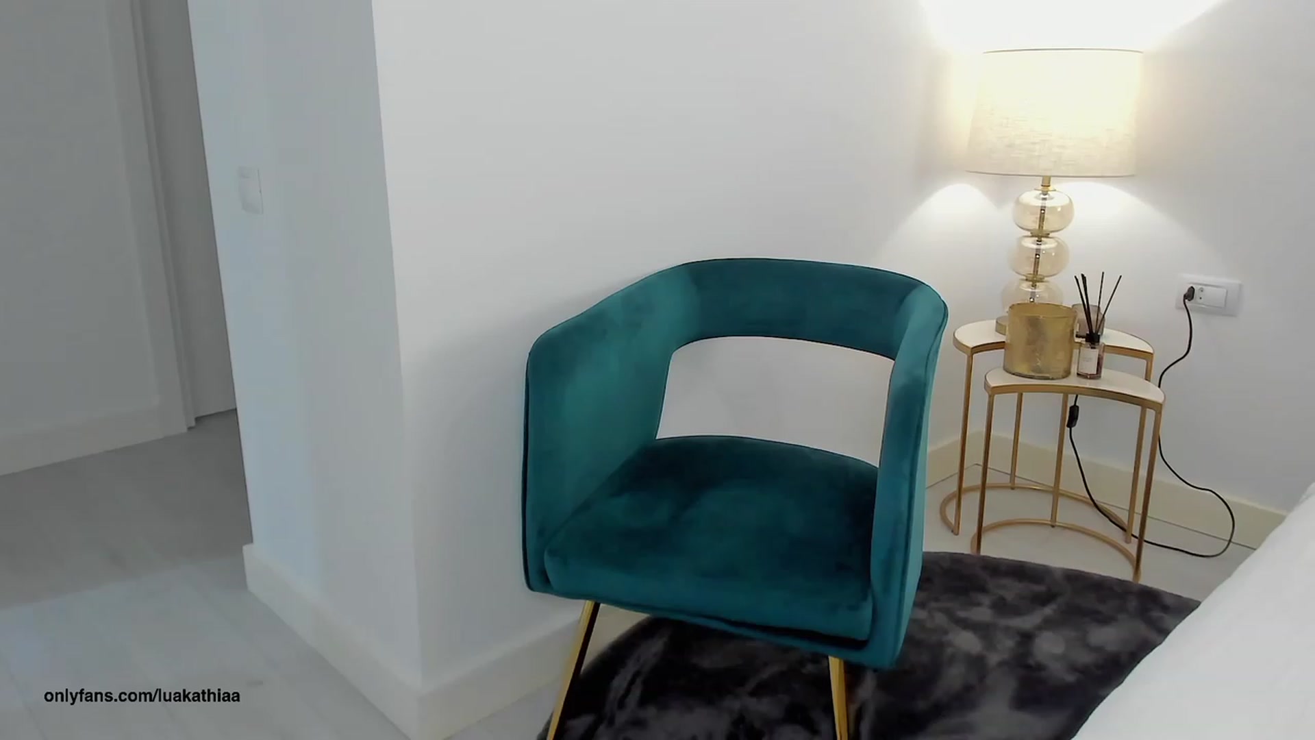 Gallery image thumbnail from L_U_A_'s myfreecams stream on, 07/13/2023, 16:54 image 14 of 20