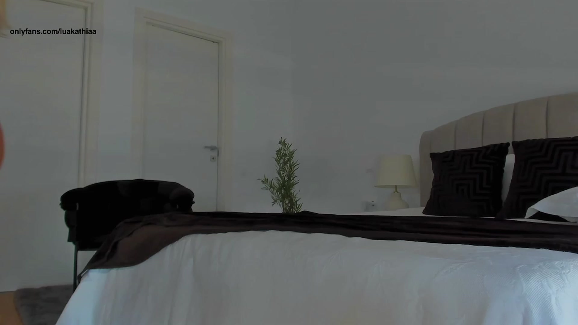 Gallery image thumbnail from L_U_A_'s myfreecams stream on, 08/07/2023, 11:38 image 8 of 20
